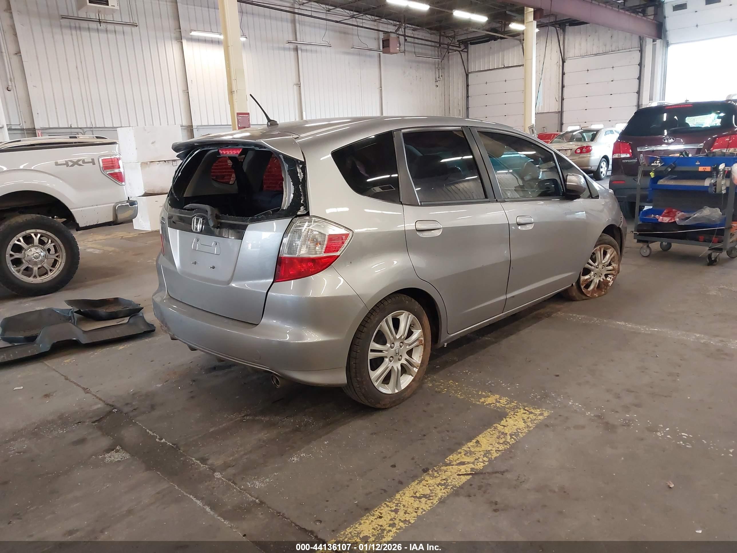 HONDA FIT image 4