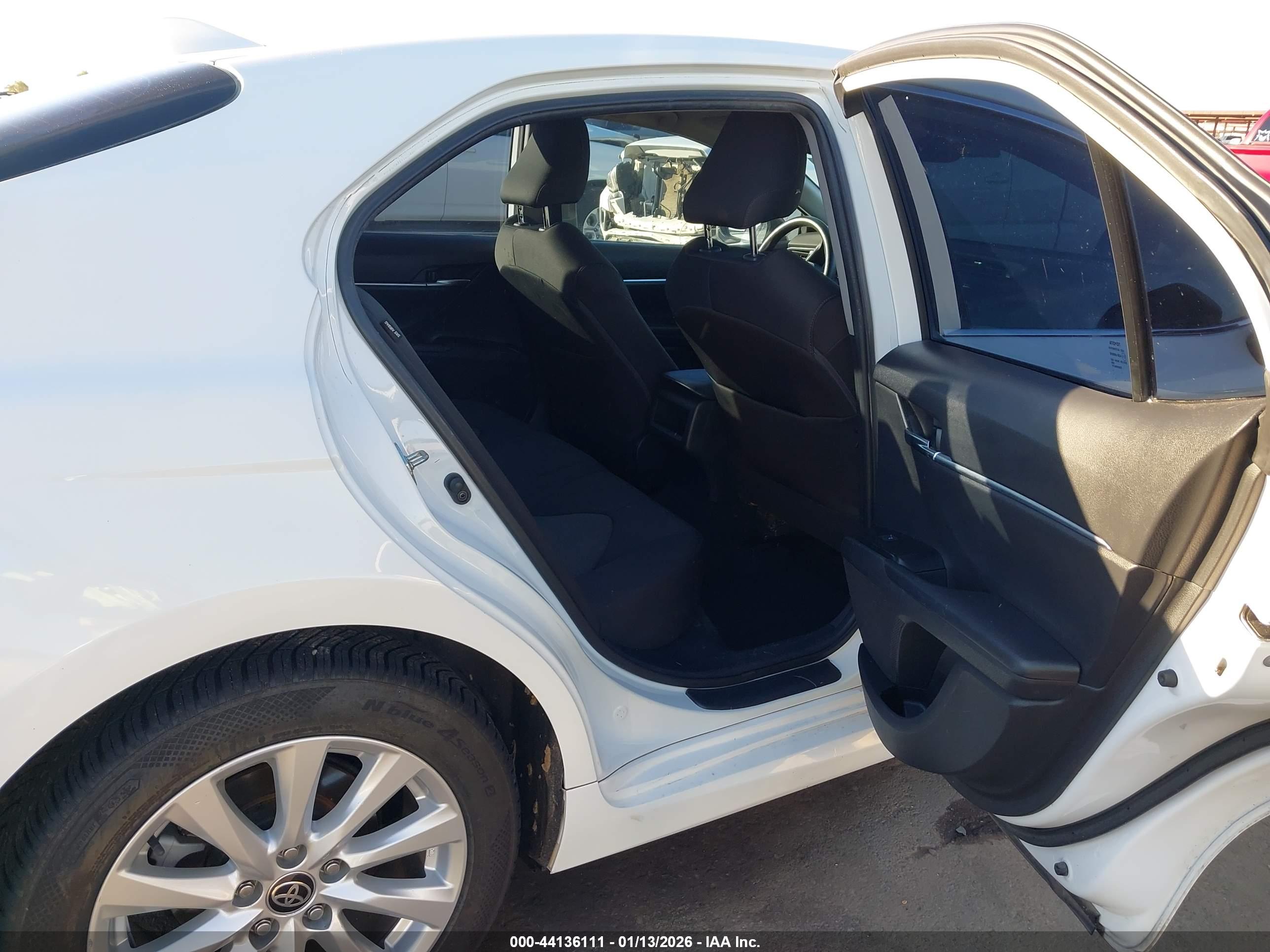 TOYOTA CAMRY image 8