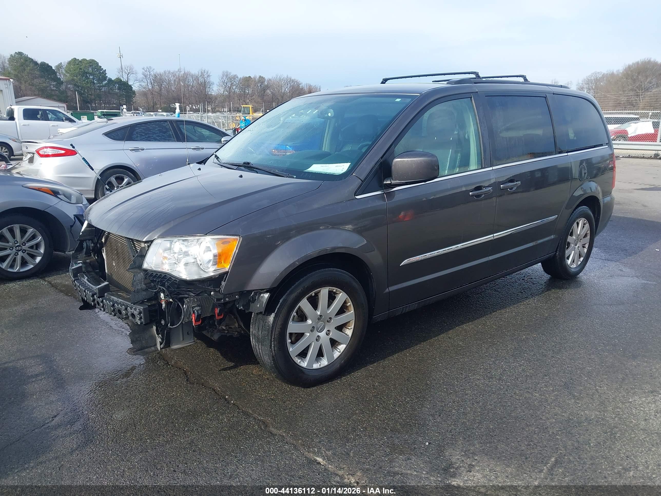 CHRYSLER TOWN image 2