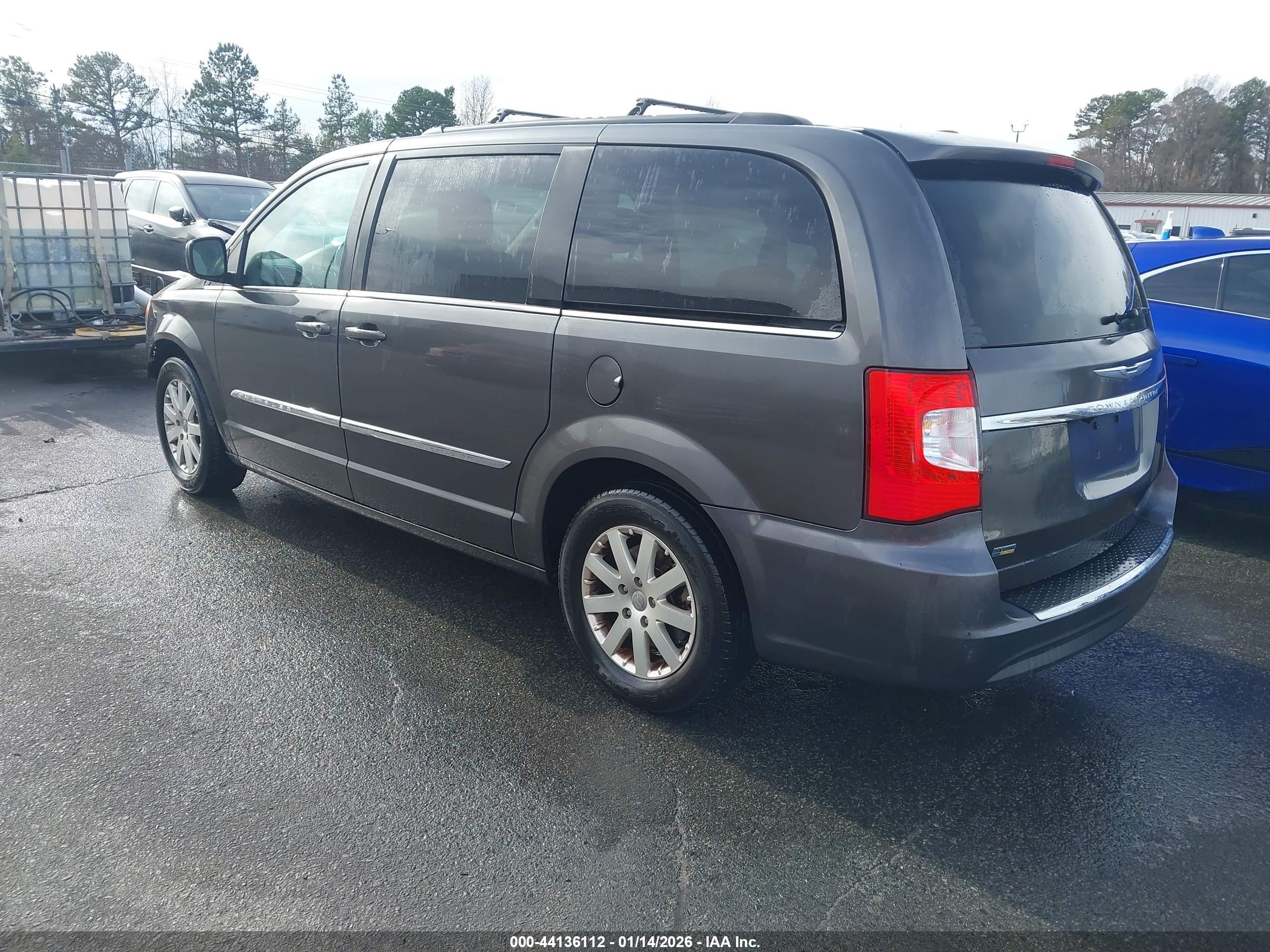 CHRYSLER TOWN image 3