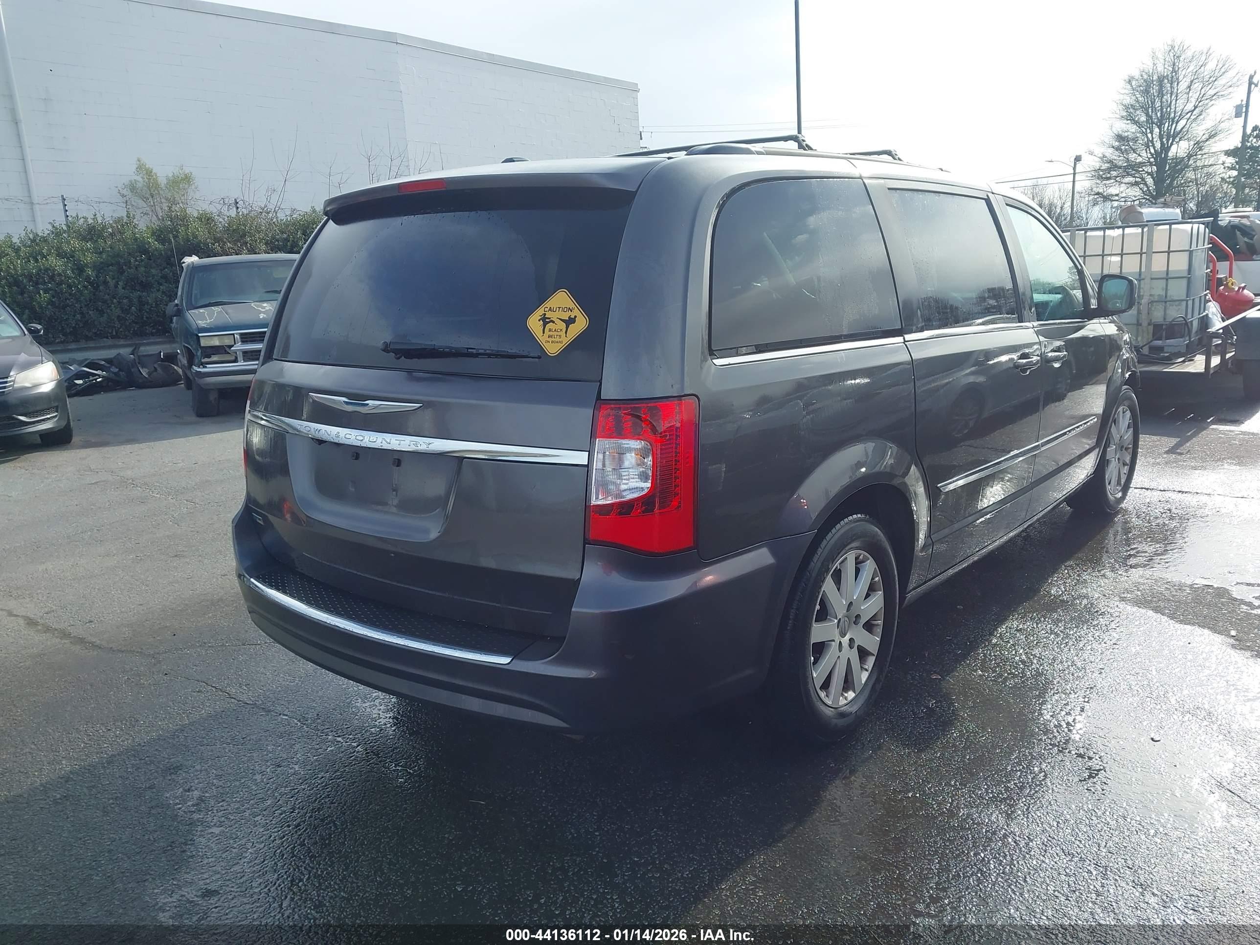 CHRYSLER TOWN image 4