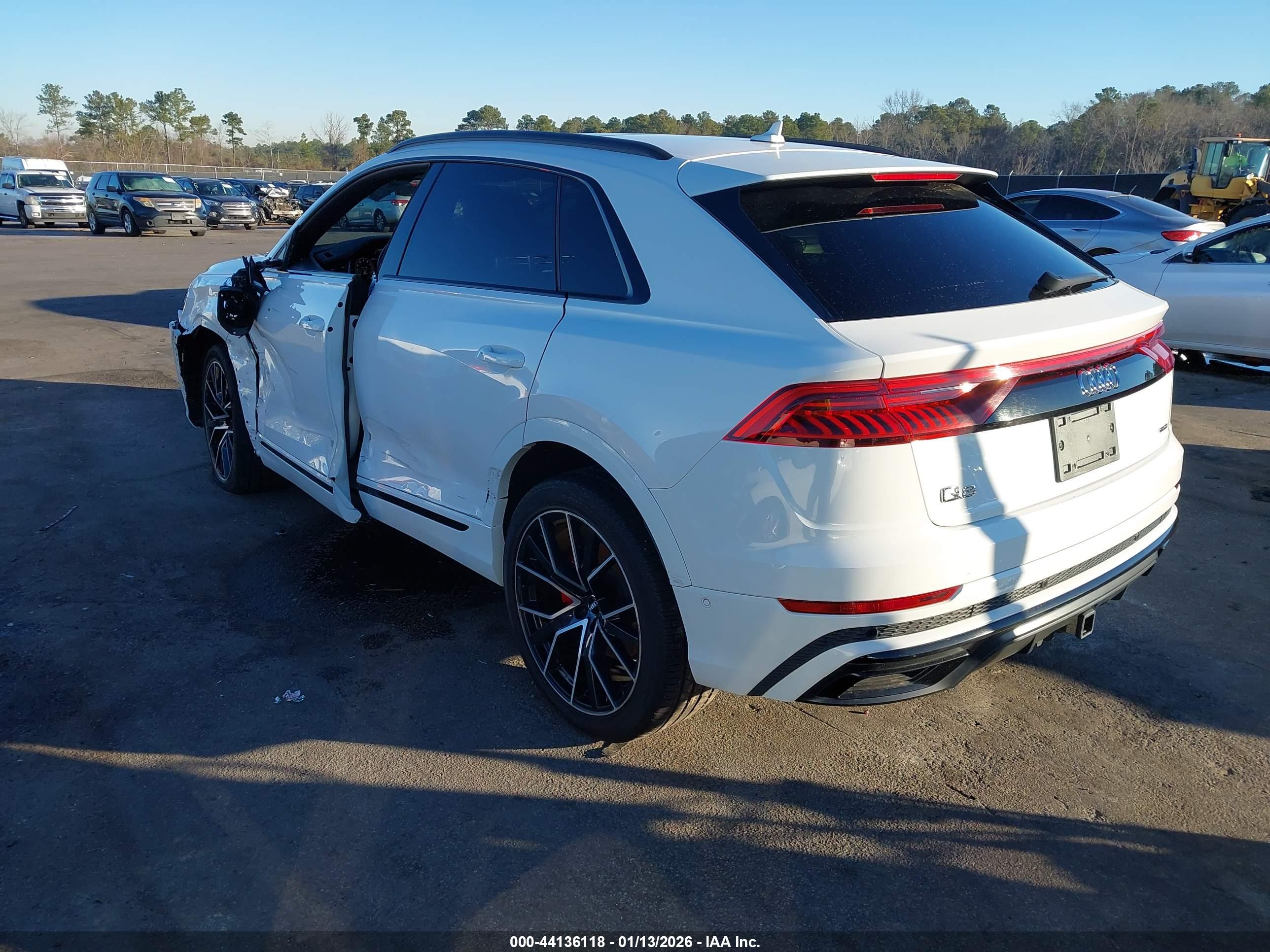 AUDI Q8 image 3
