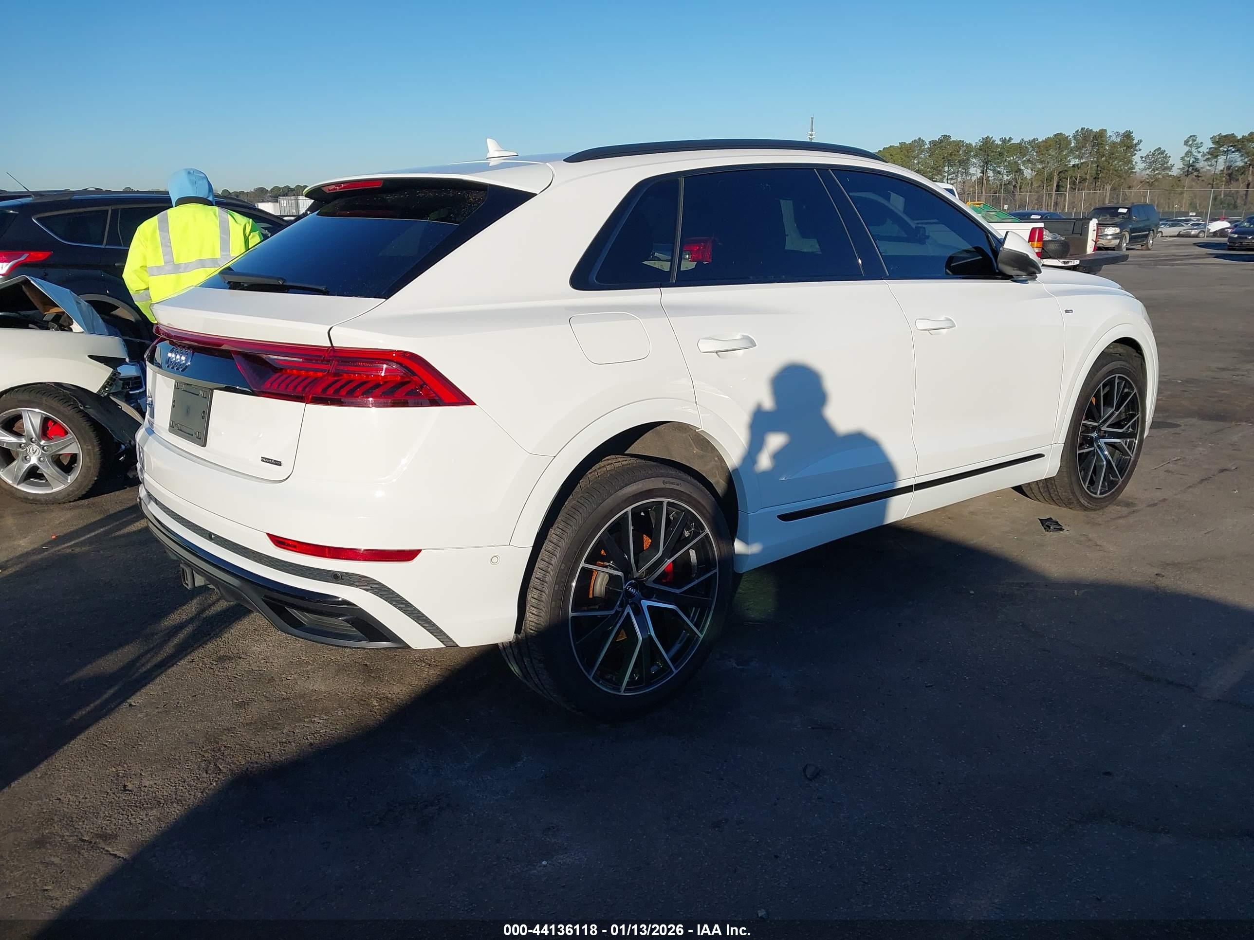 AUDI Q8 image 4