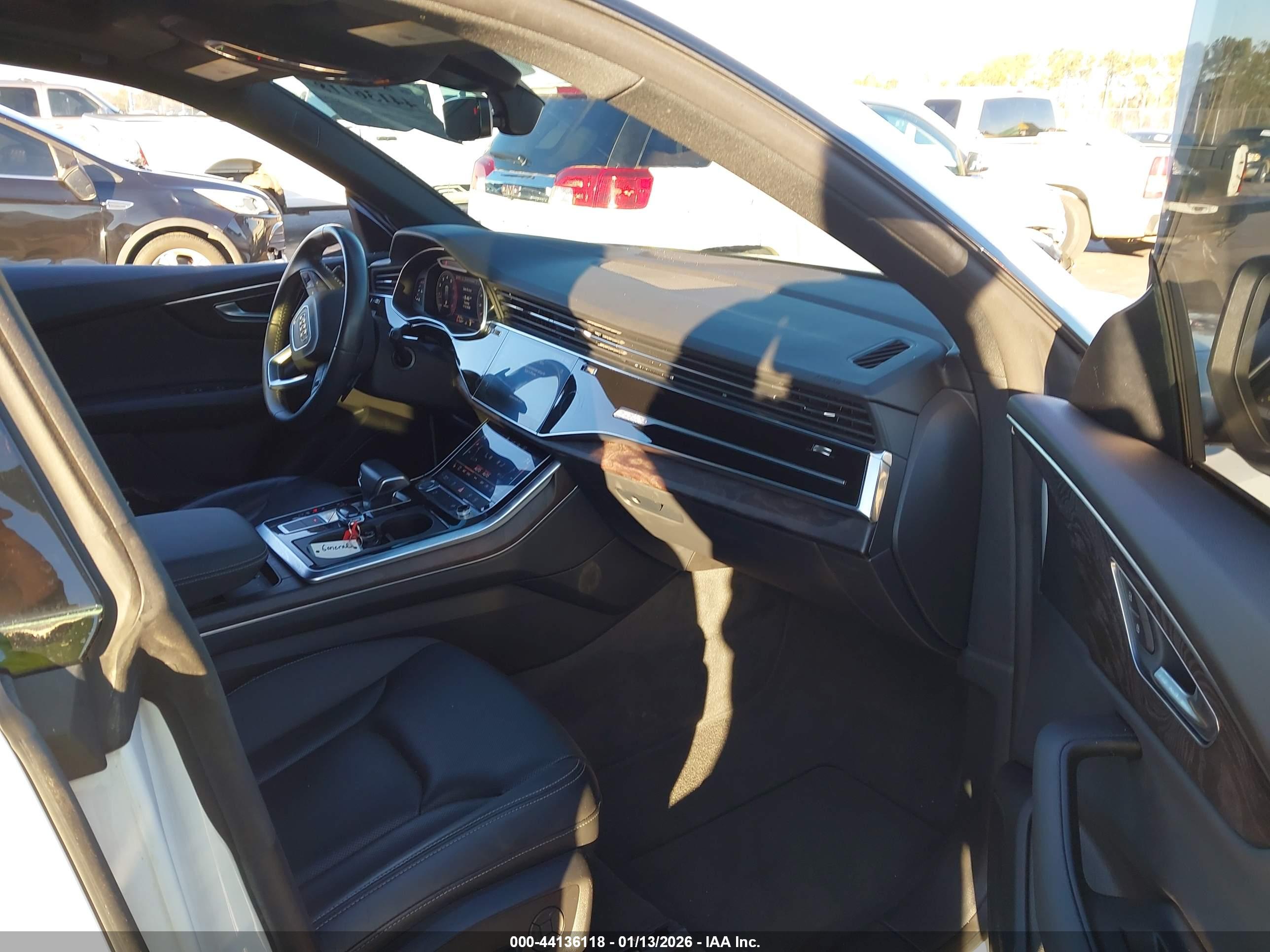 AUDI Q8 image 5