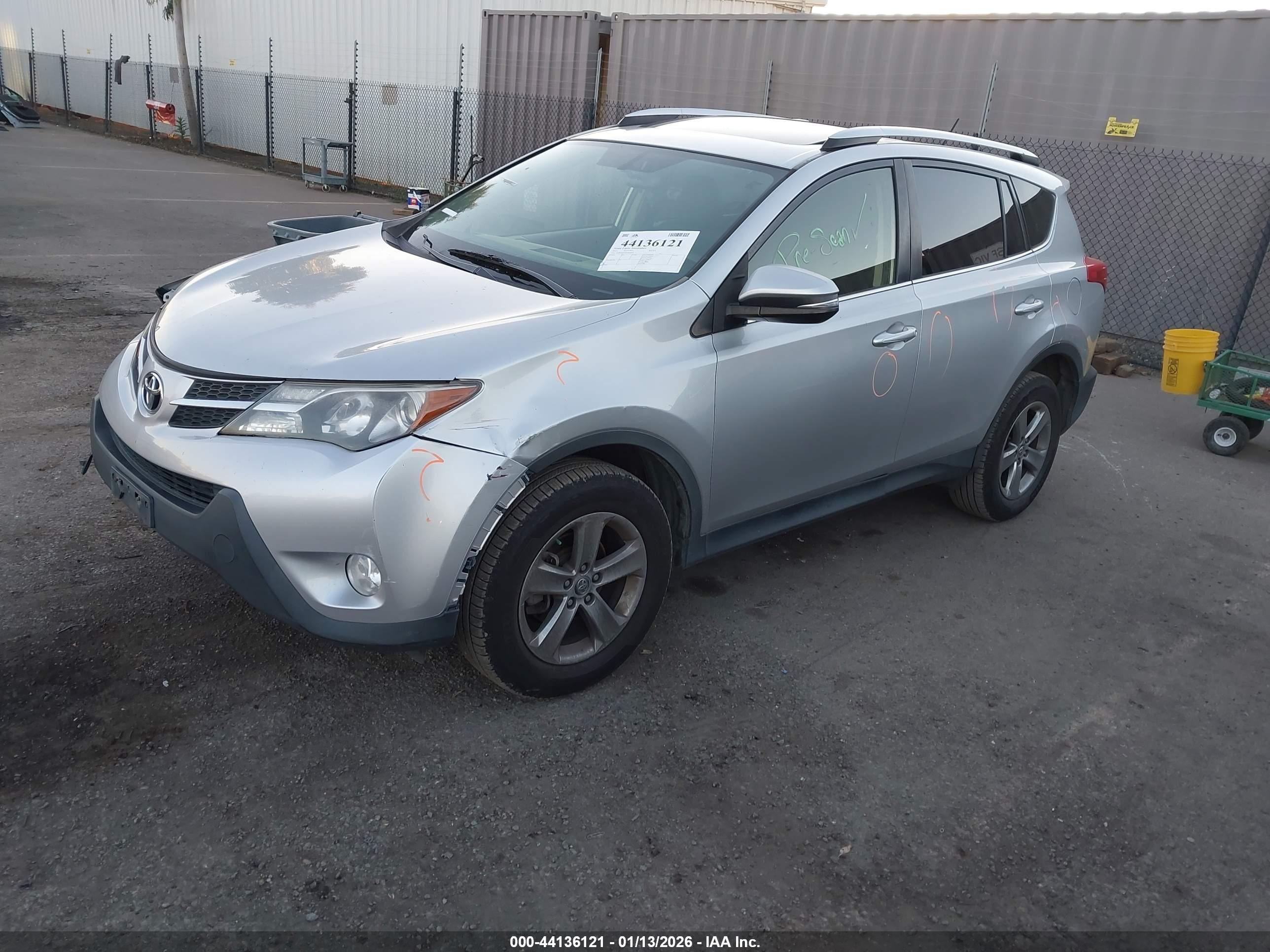 TOYOTA RAV4 image 2