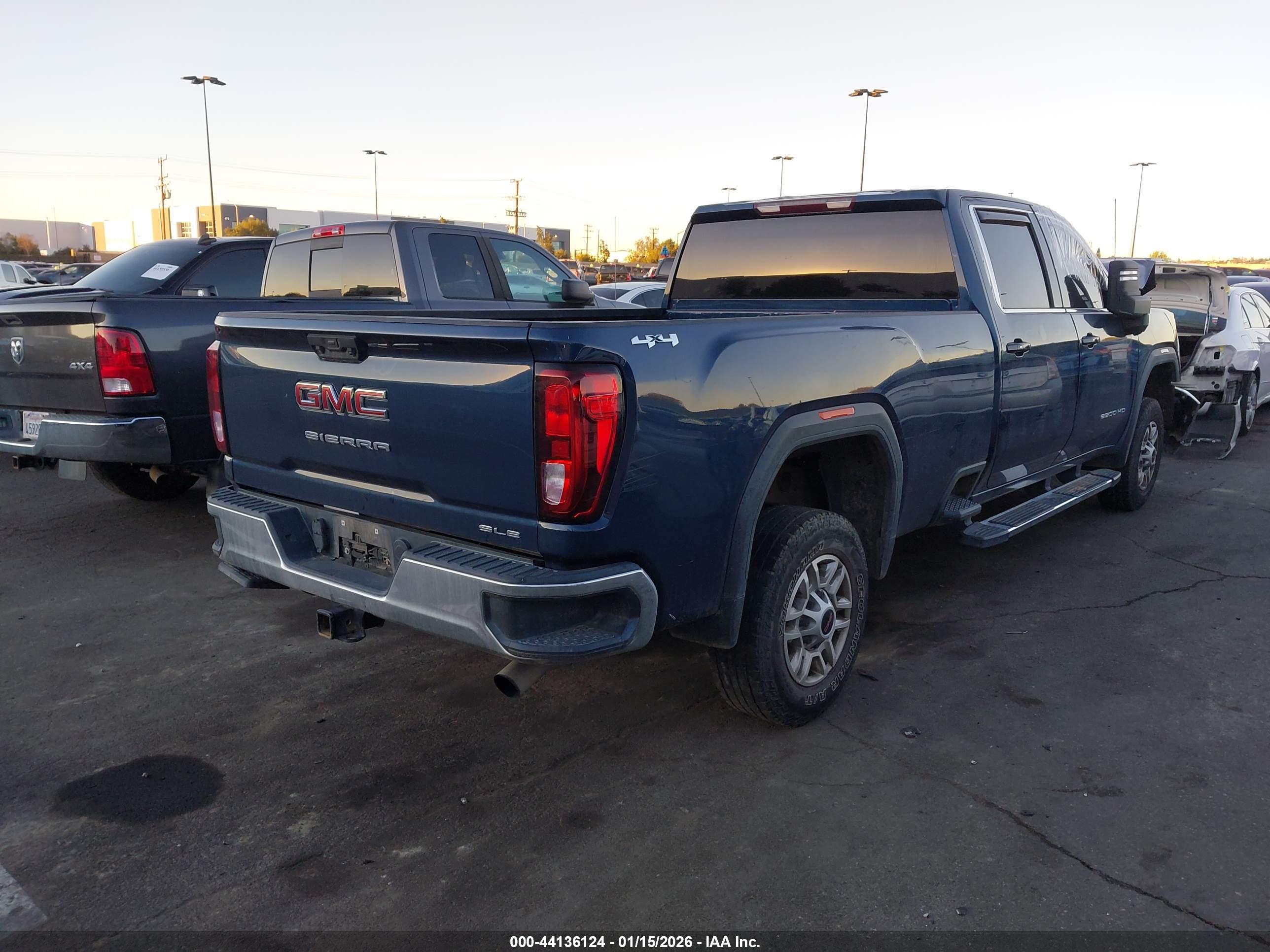 GMC SIERRA image 4