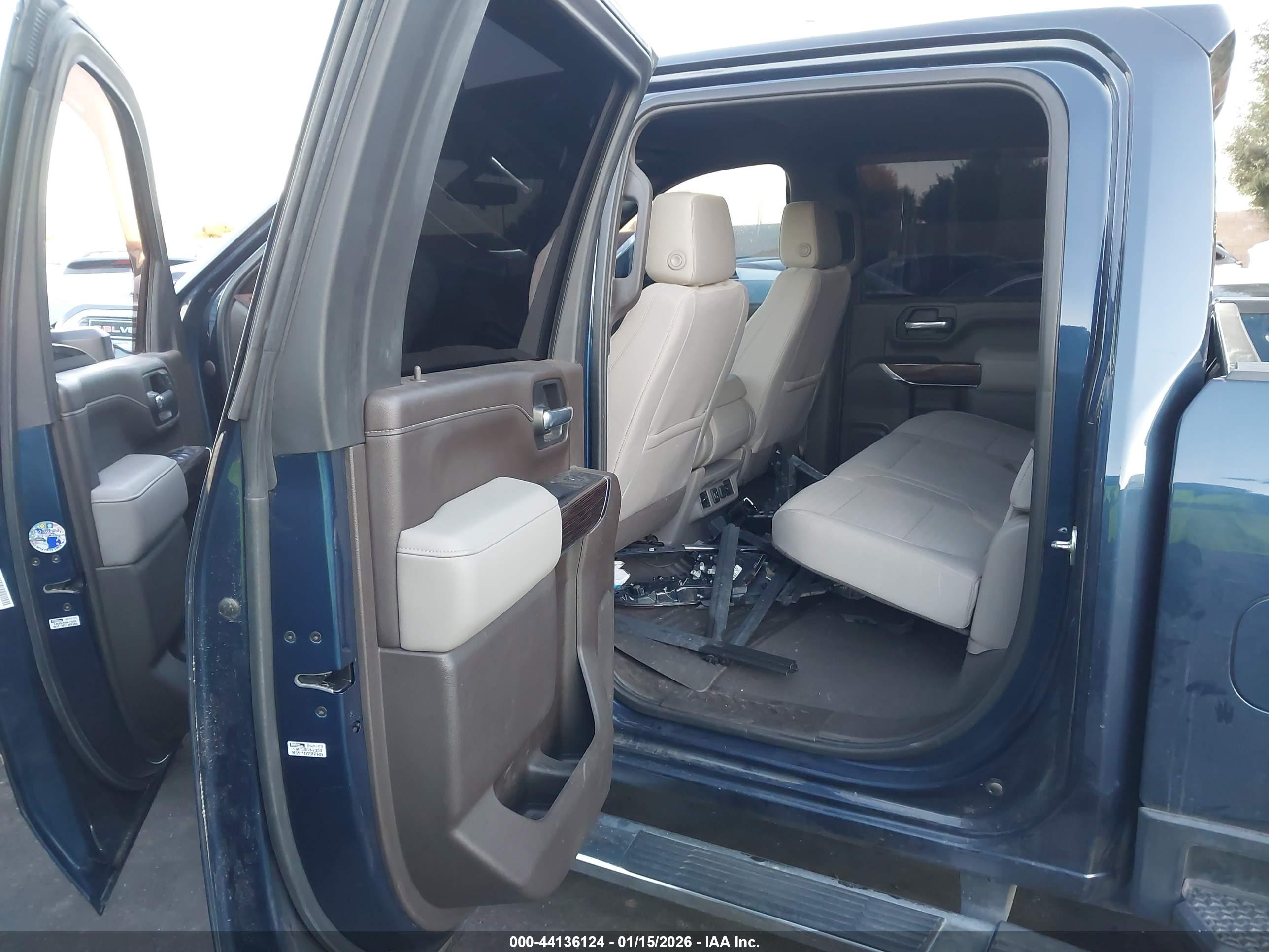 GMC SIERRA image 8