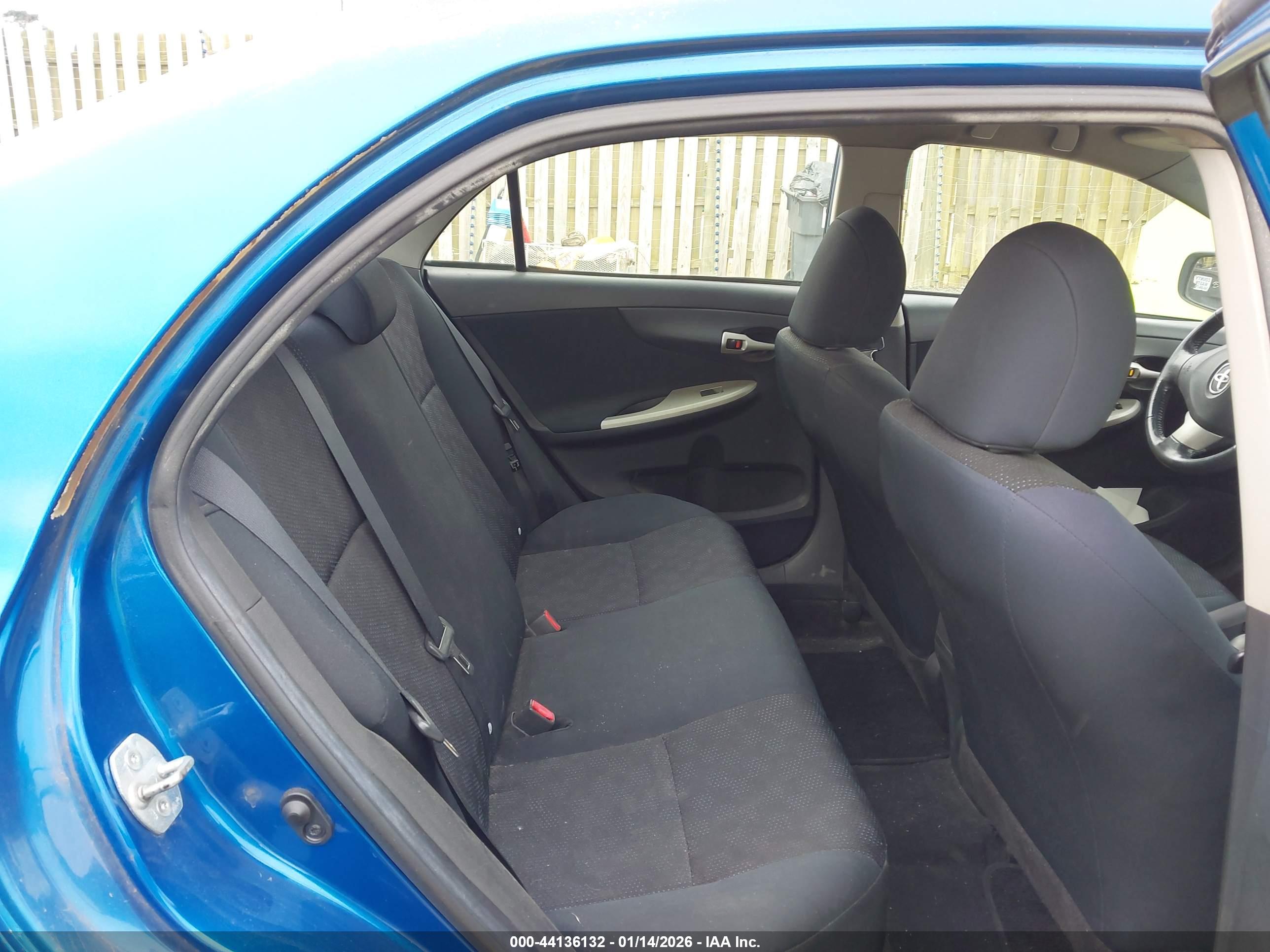 TOYOTA COROLLA image 8