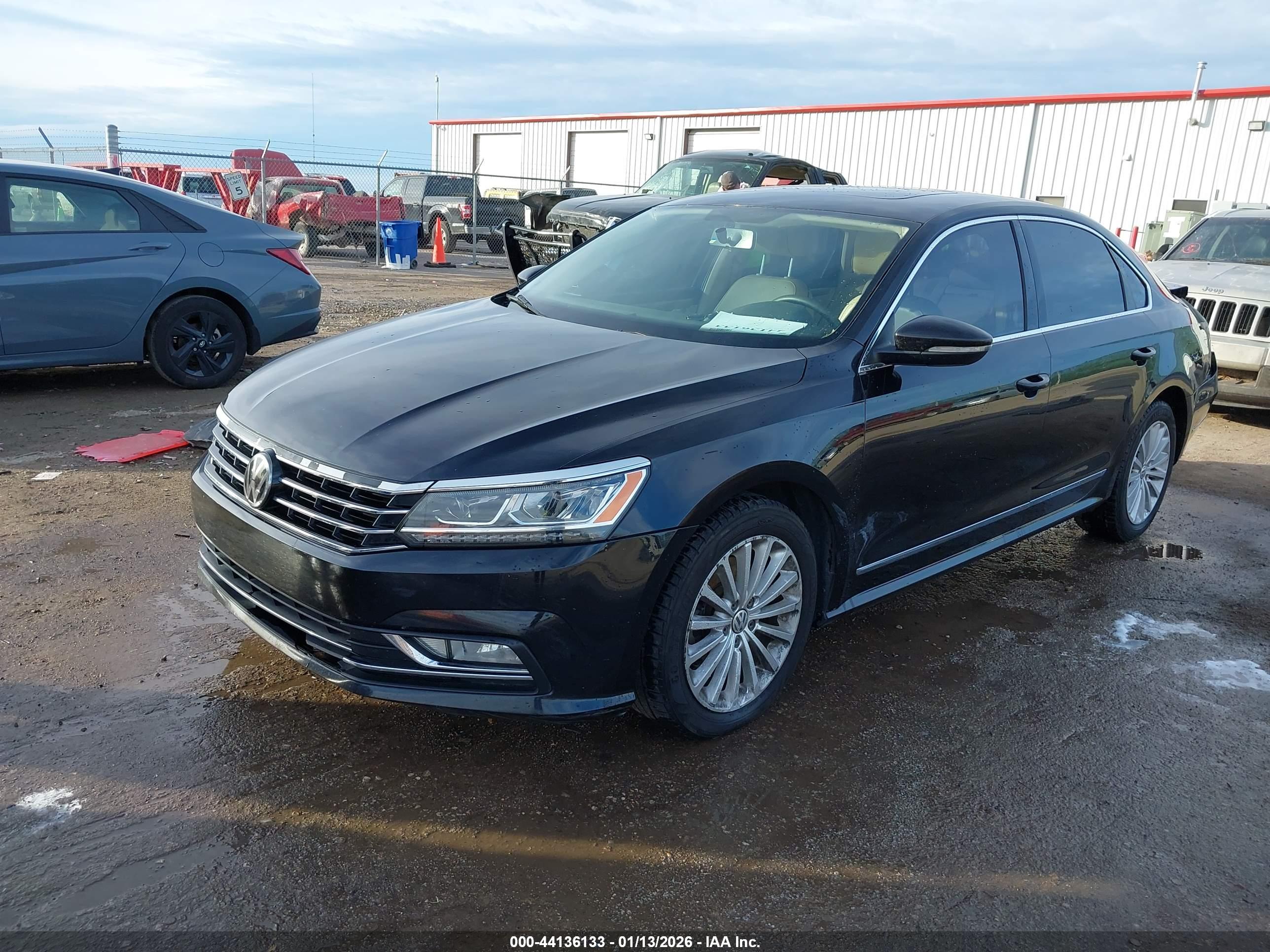 VOLKSWAGEN PASSAT image 2