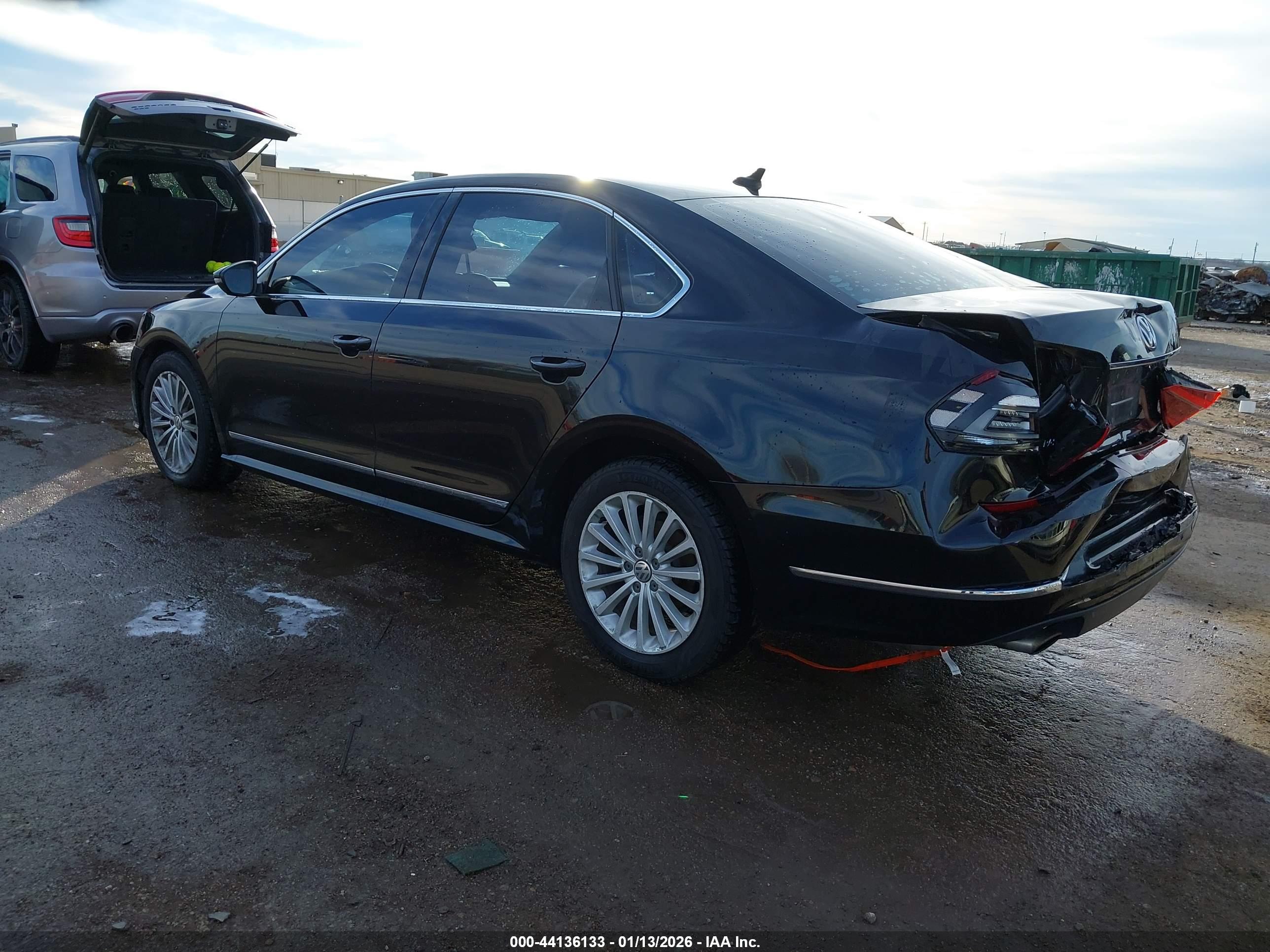 VOLKSWAGEN PASSAT image 3