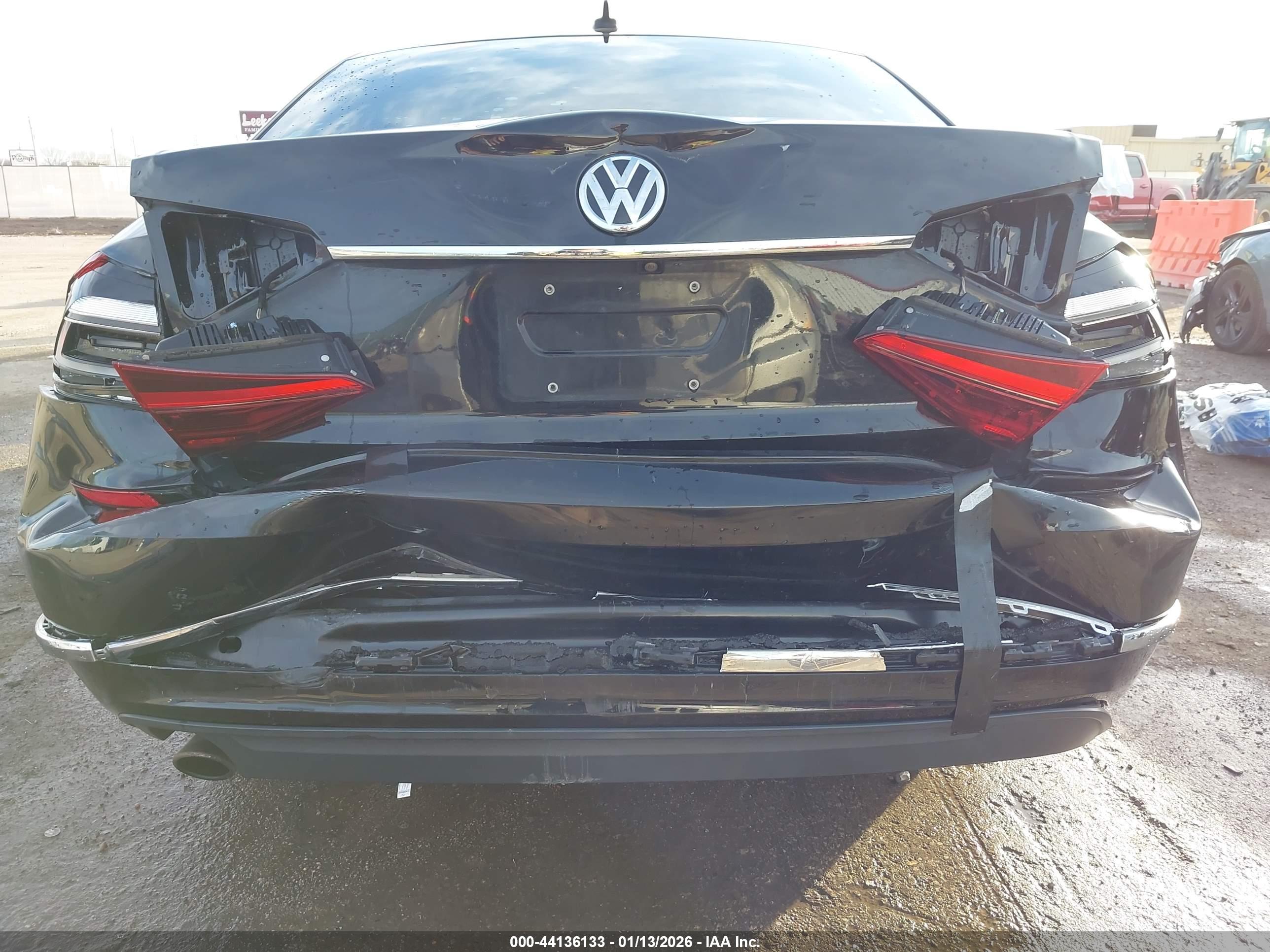 VOLKSWAGEN PASSAT image 6