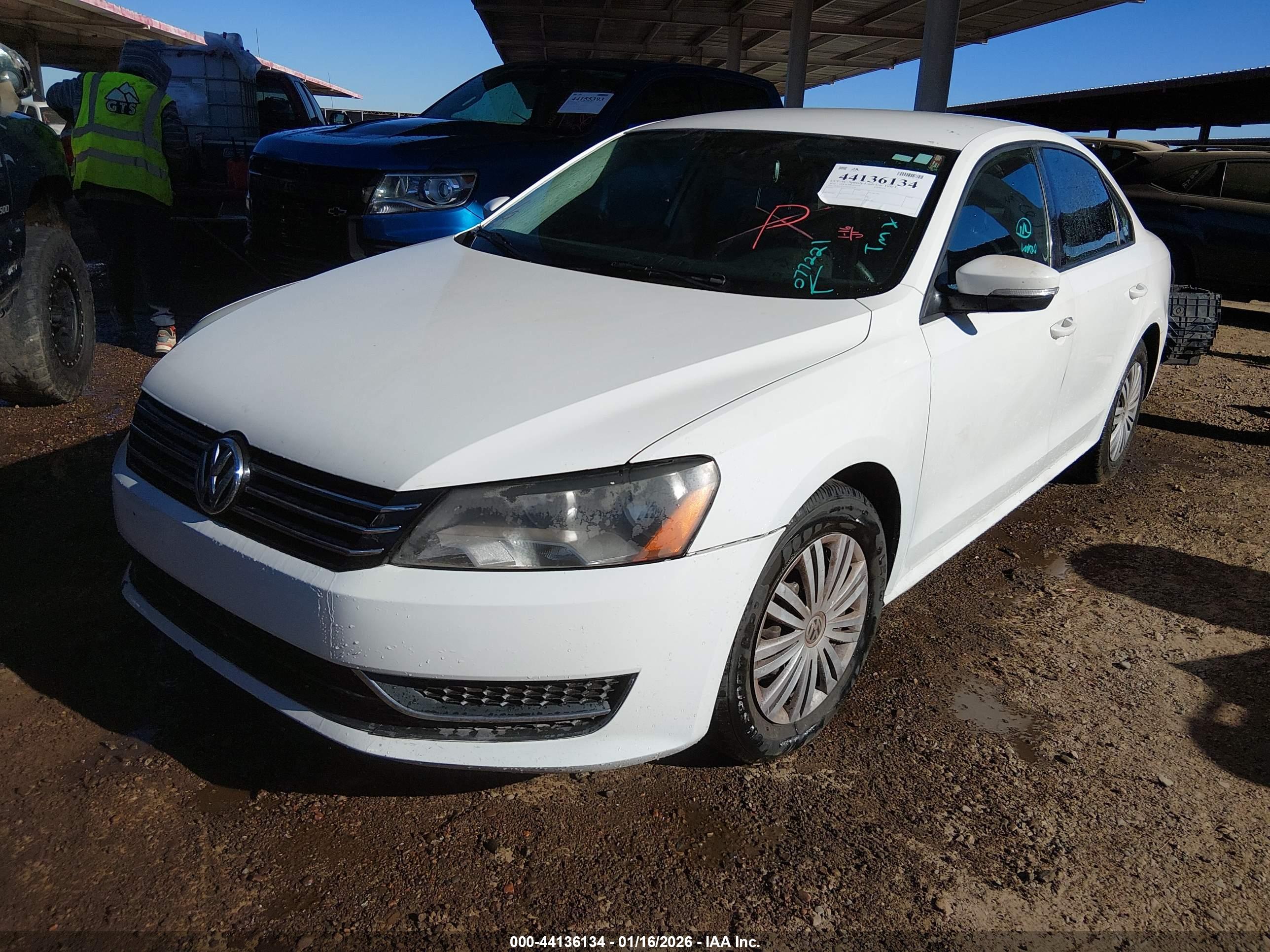 VOLKSWAGEN PASSAT image 2