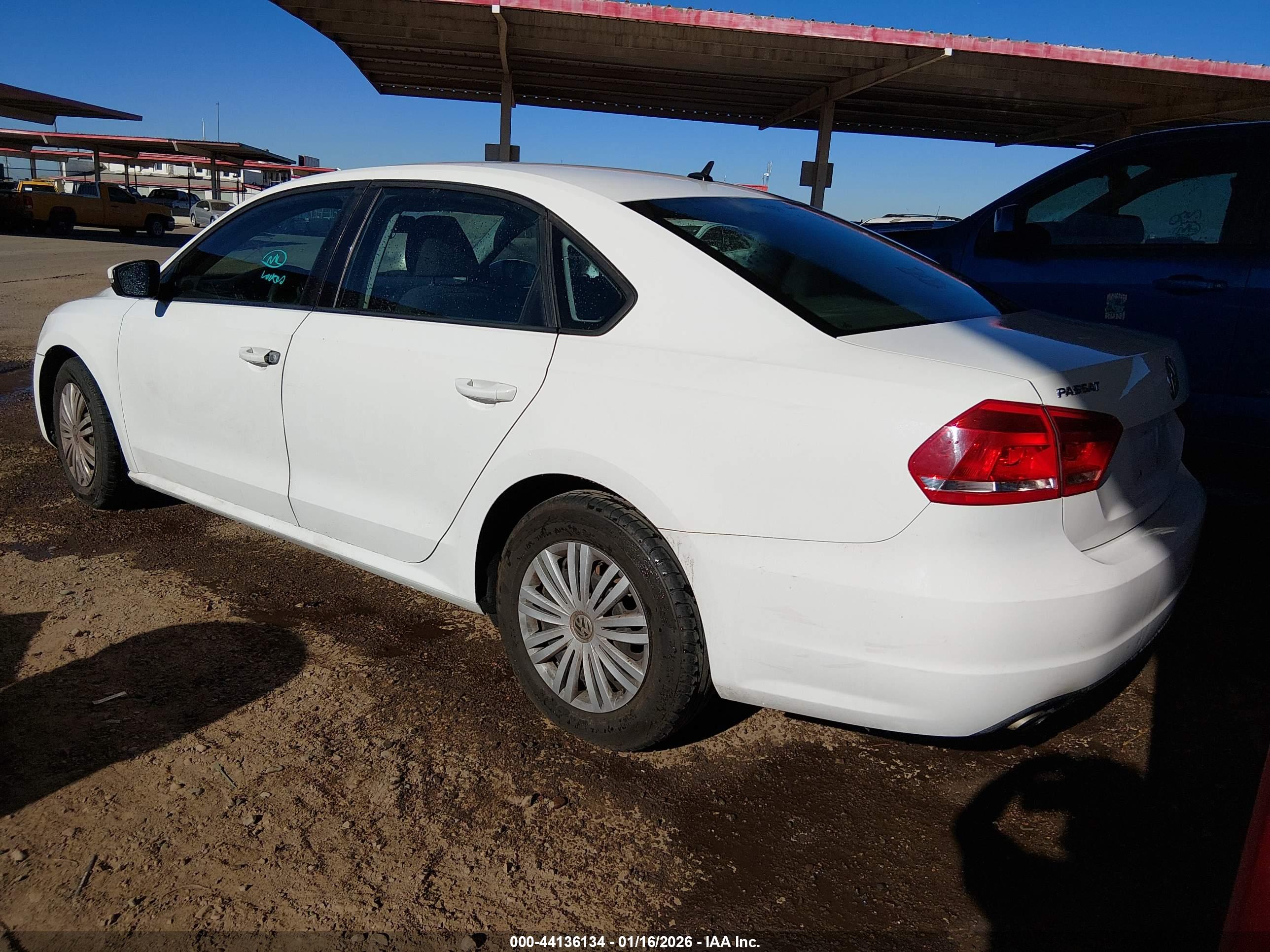 VOLKSWAGEN PASSAT image 3