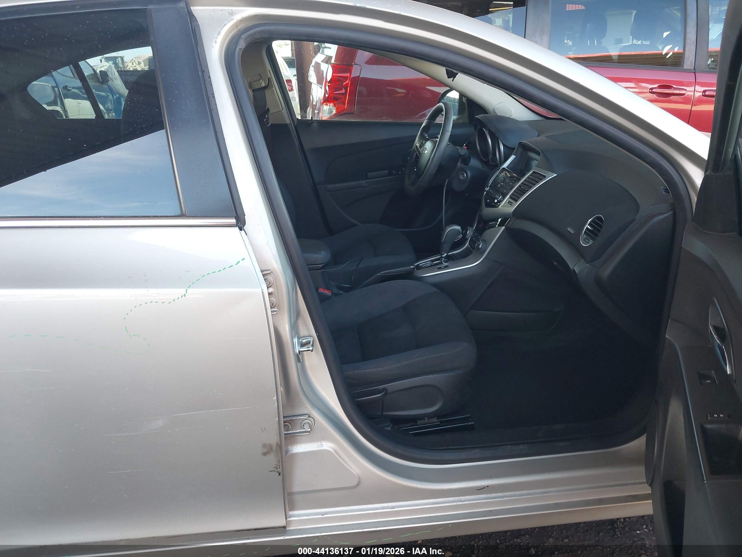 CHEVROLET CRUZE image 5
