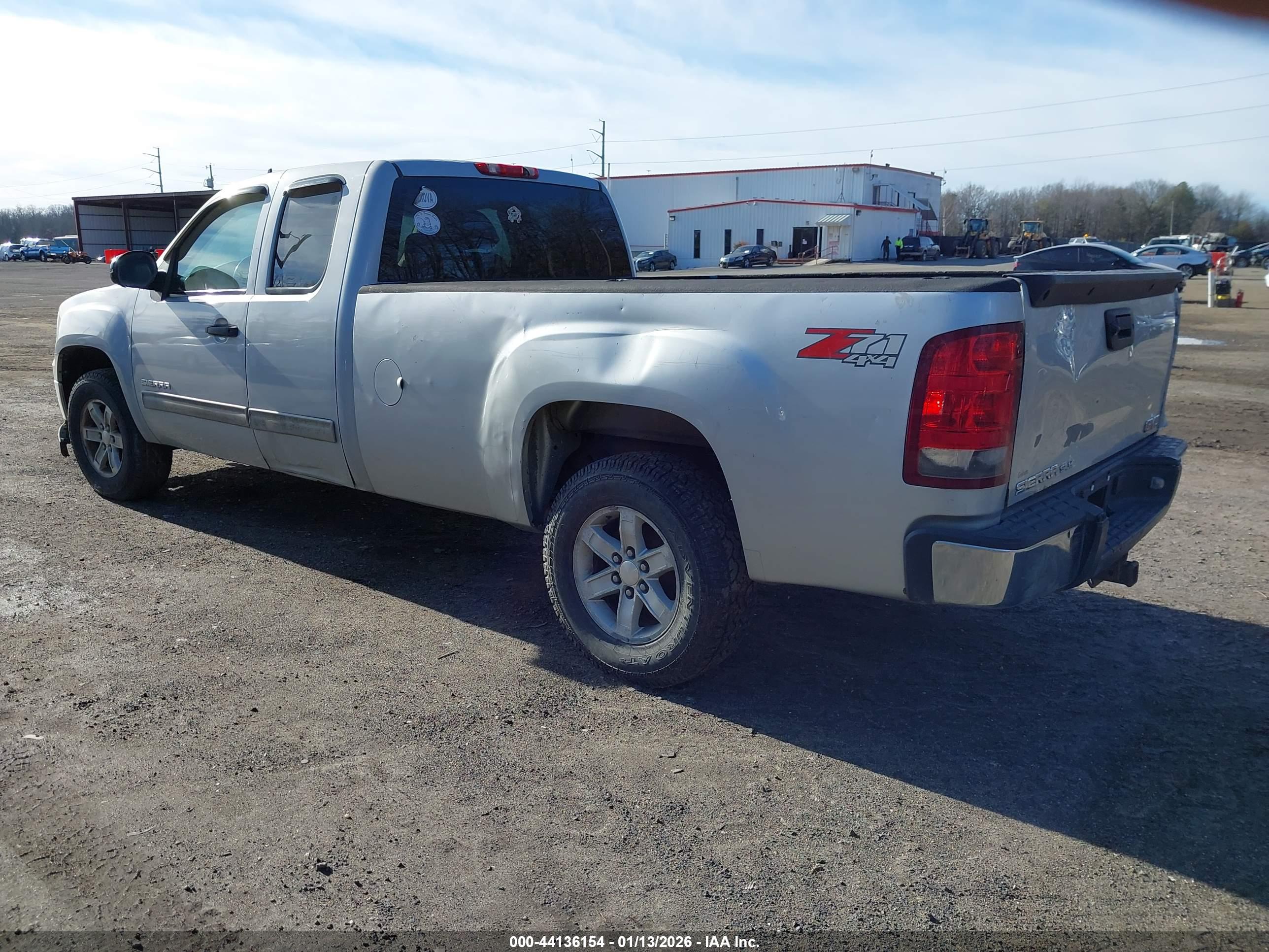 GMC SIERRA image 3
