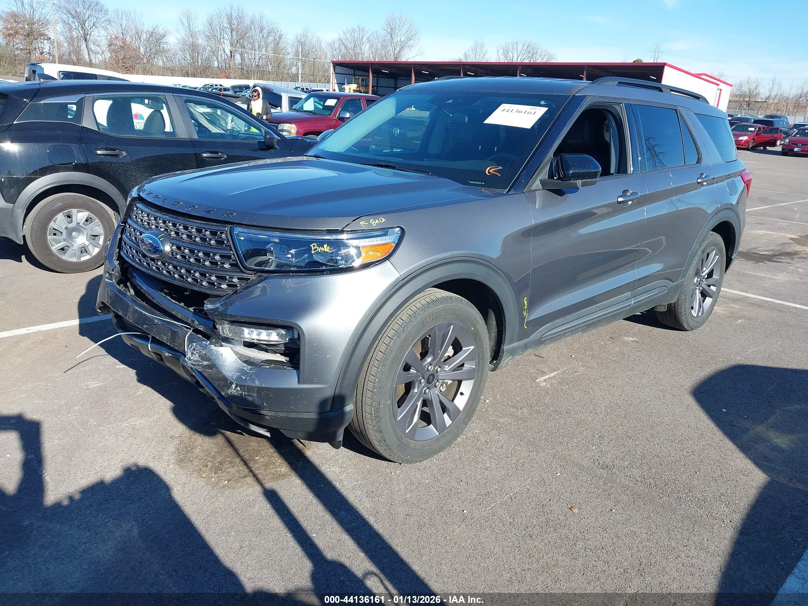 FORD EXPLORER image 2