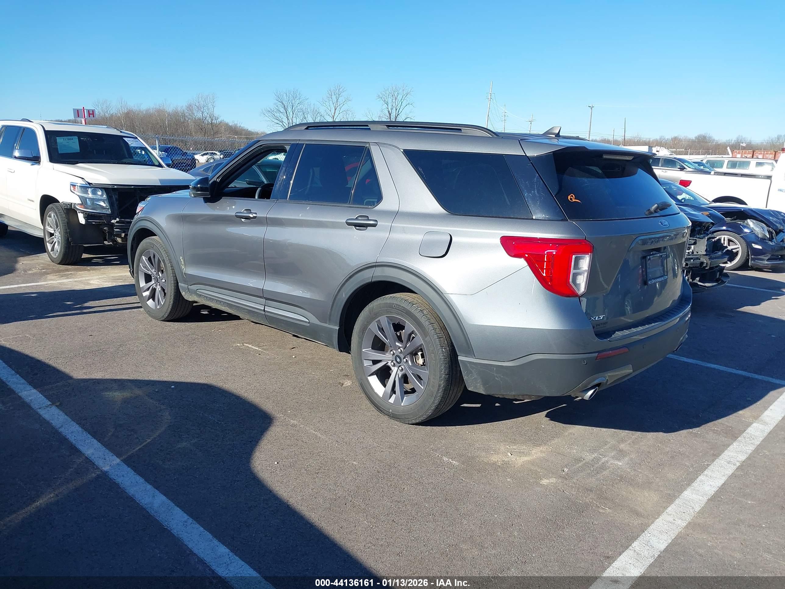 FORD EXPLORER image 3