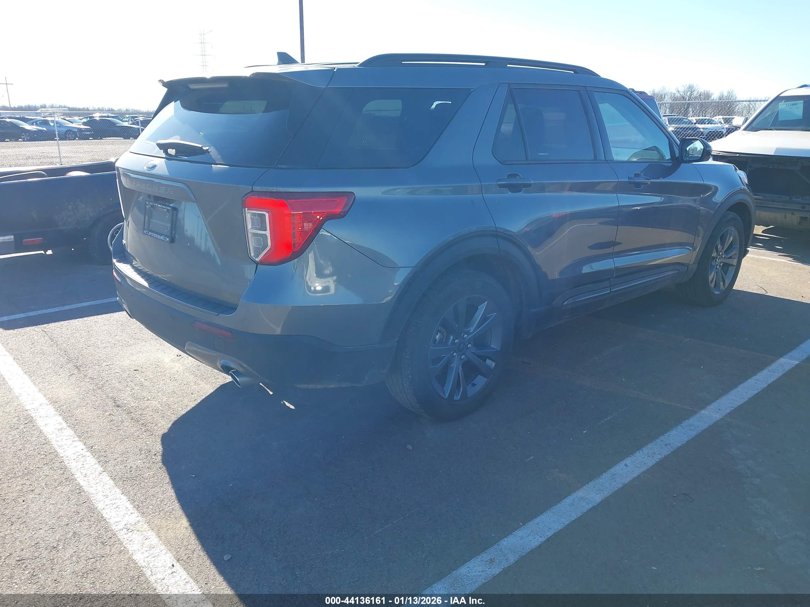 FORD EXPLORER image 4