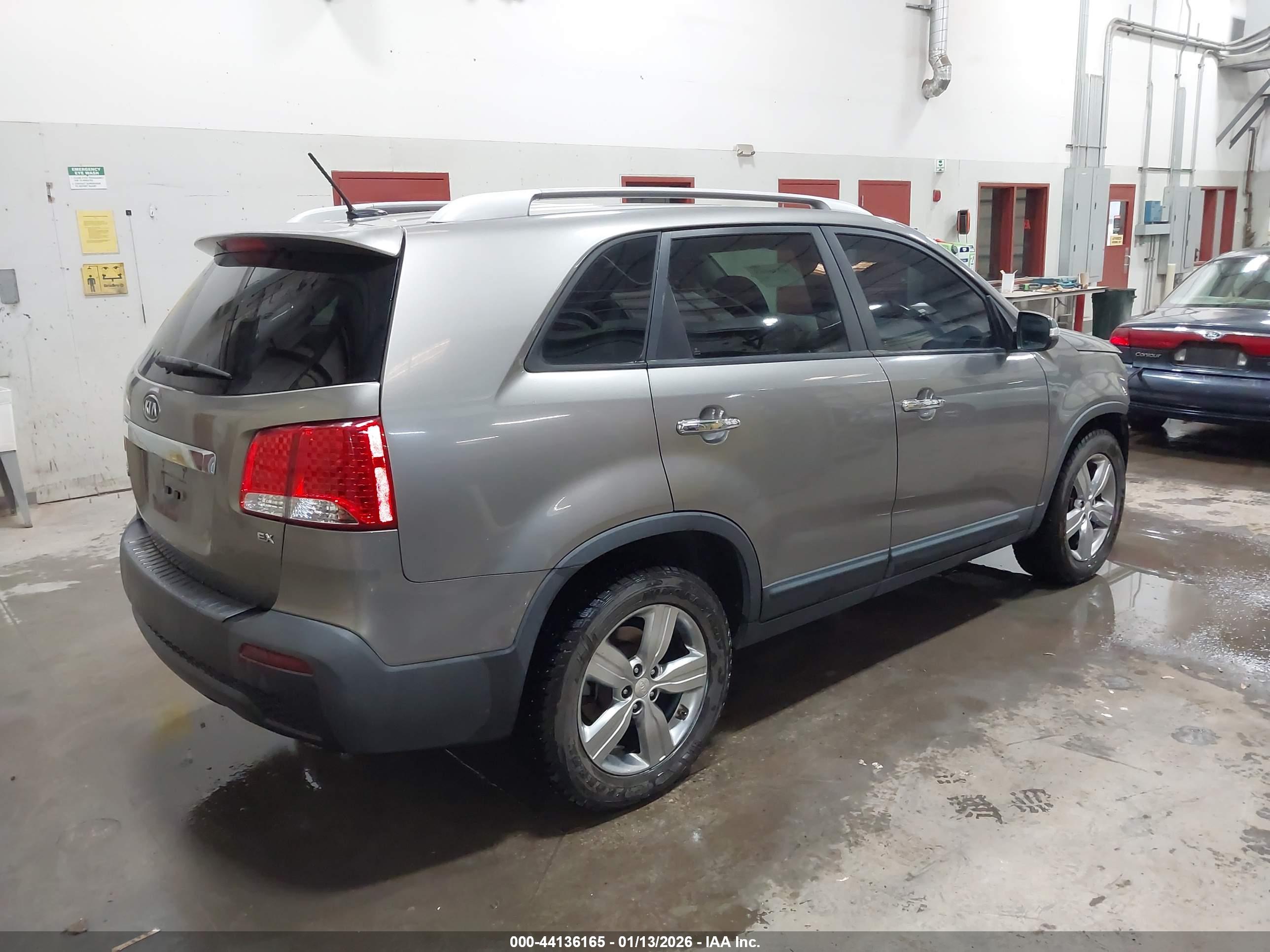 KIA SORENTO image 4