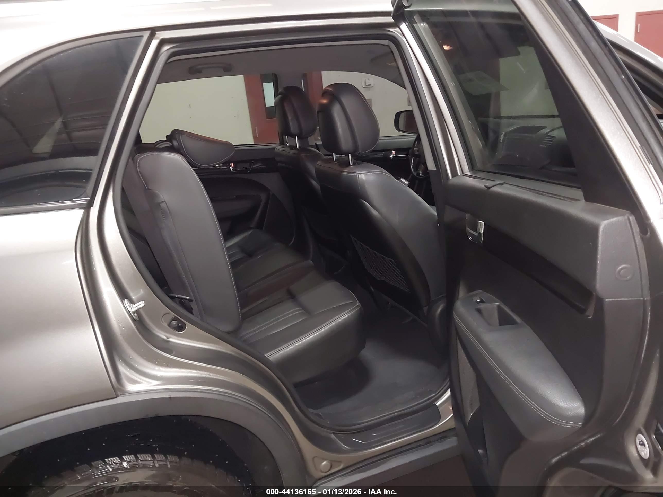 KIA SORENTO image 8