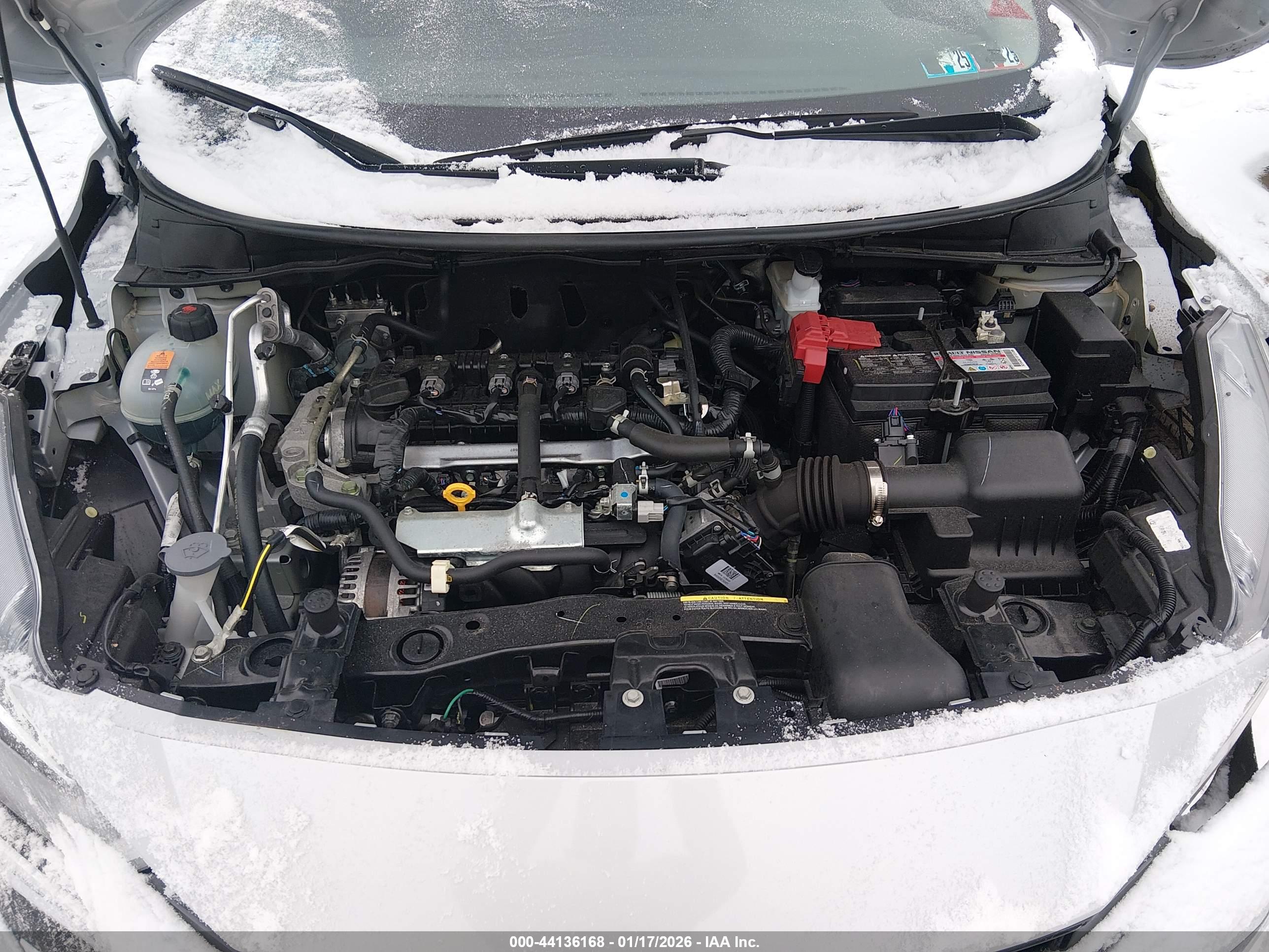 NISSAN VERSA image 10