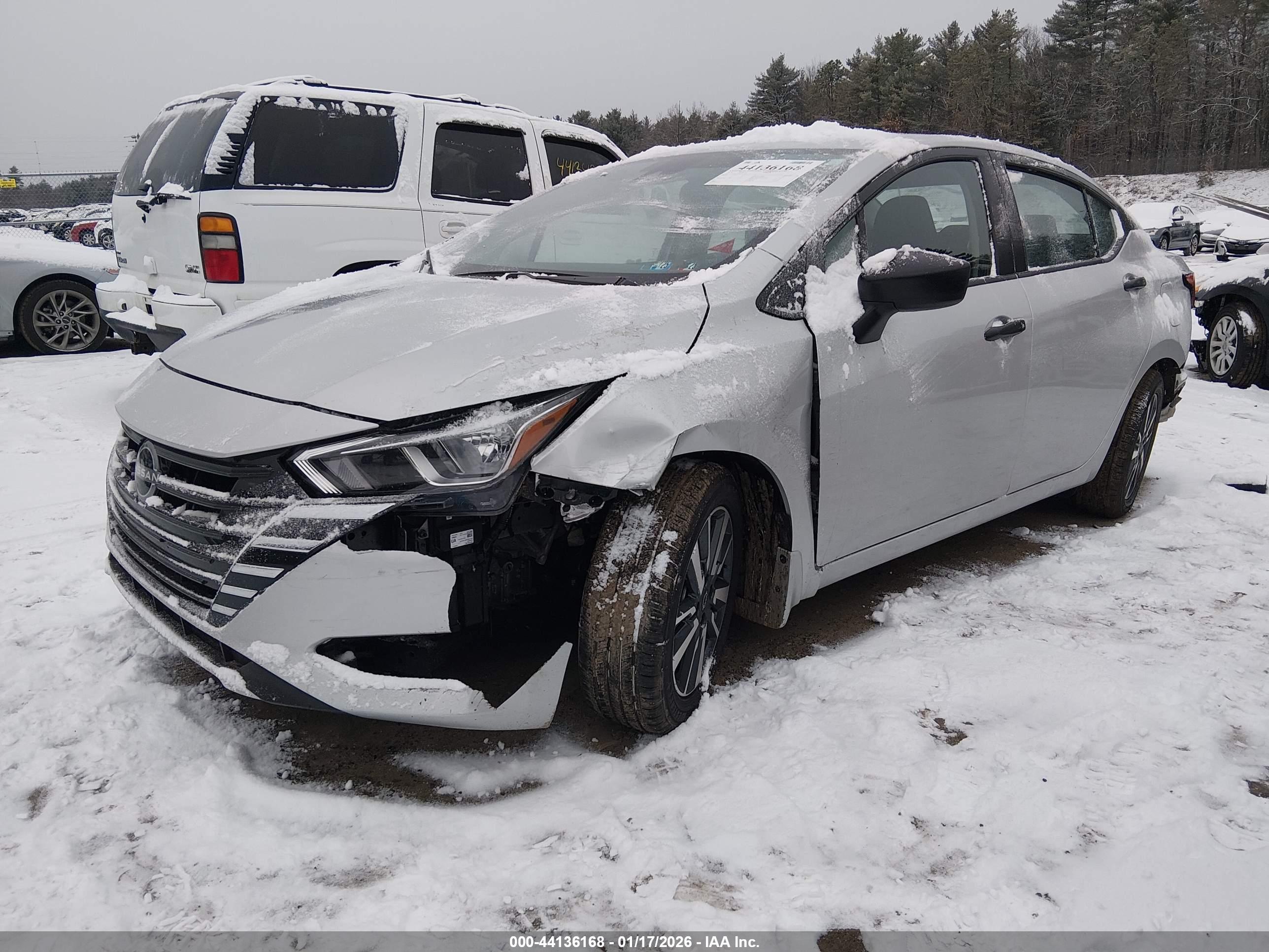 NISSAN VERSA image 2