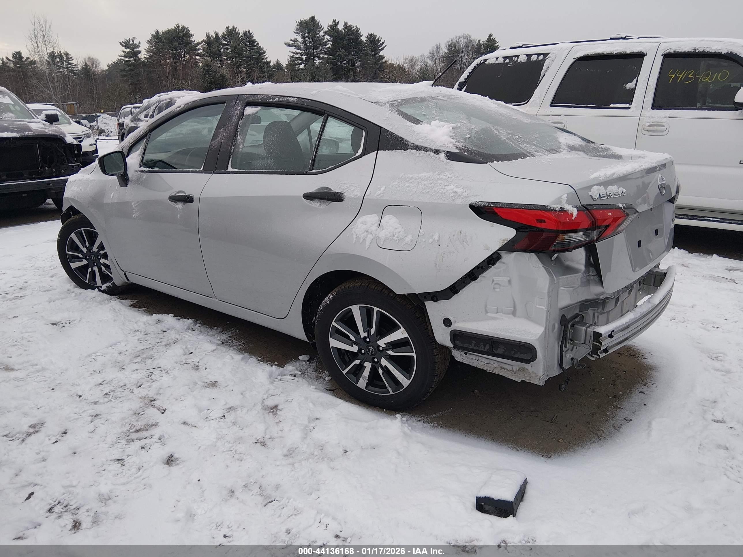 NISSAN VERSA image 3