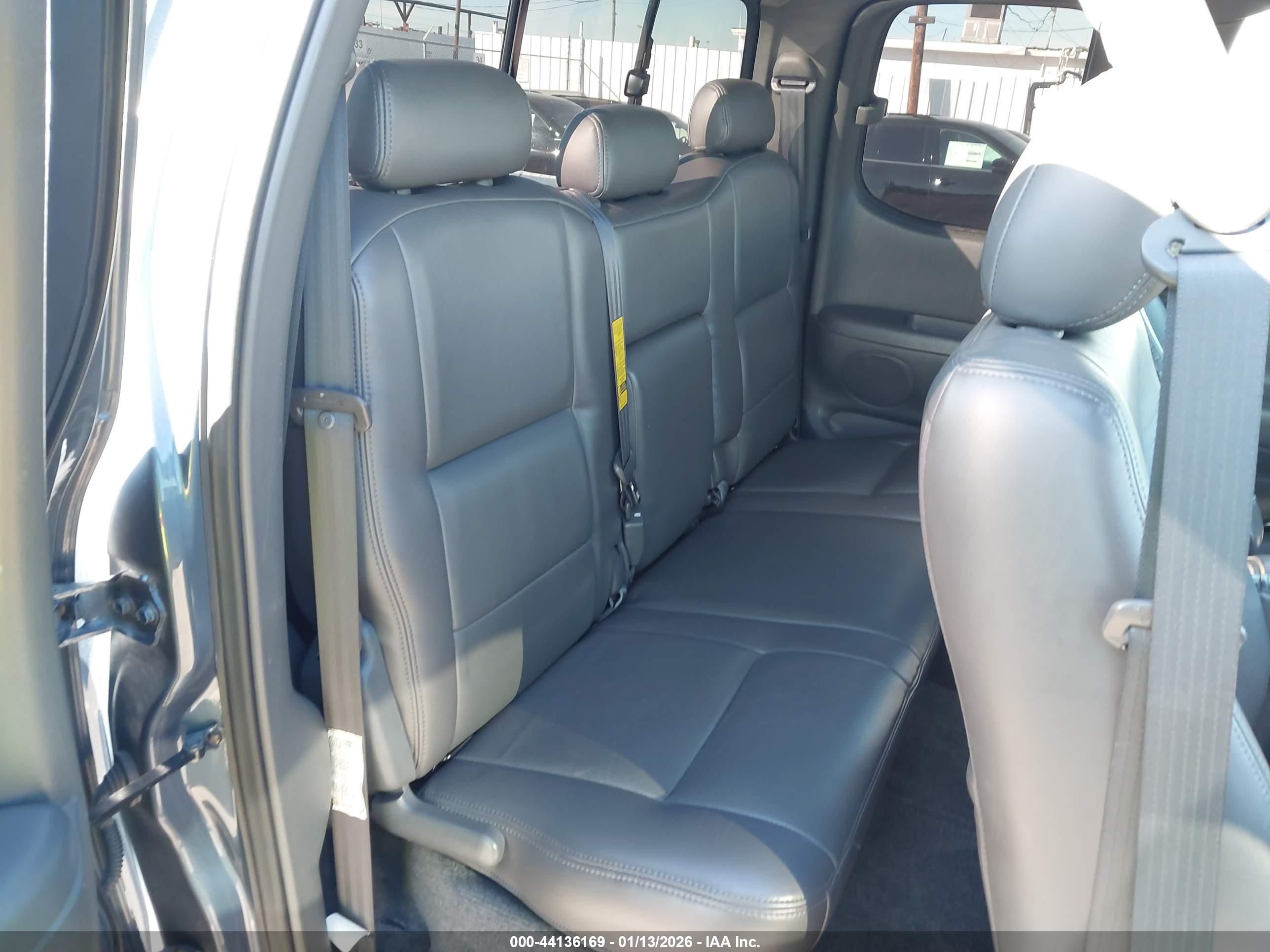 TOYOTA TUNDRA image 8