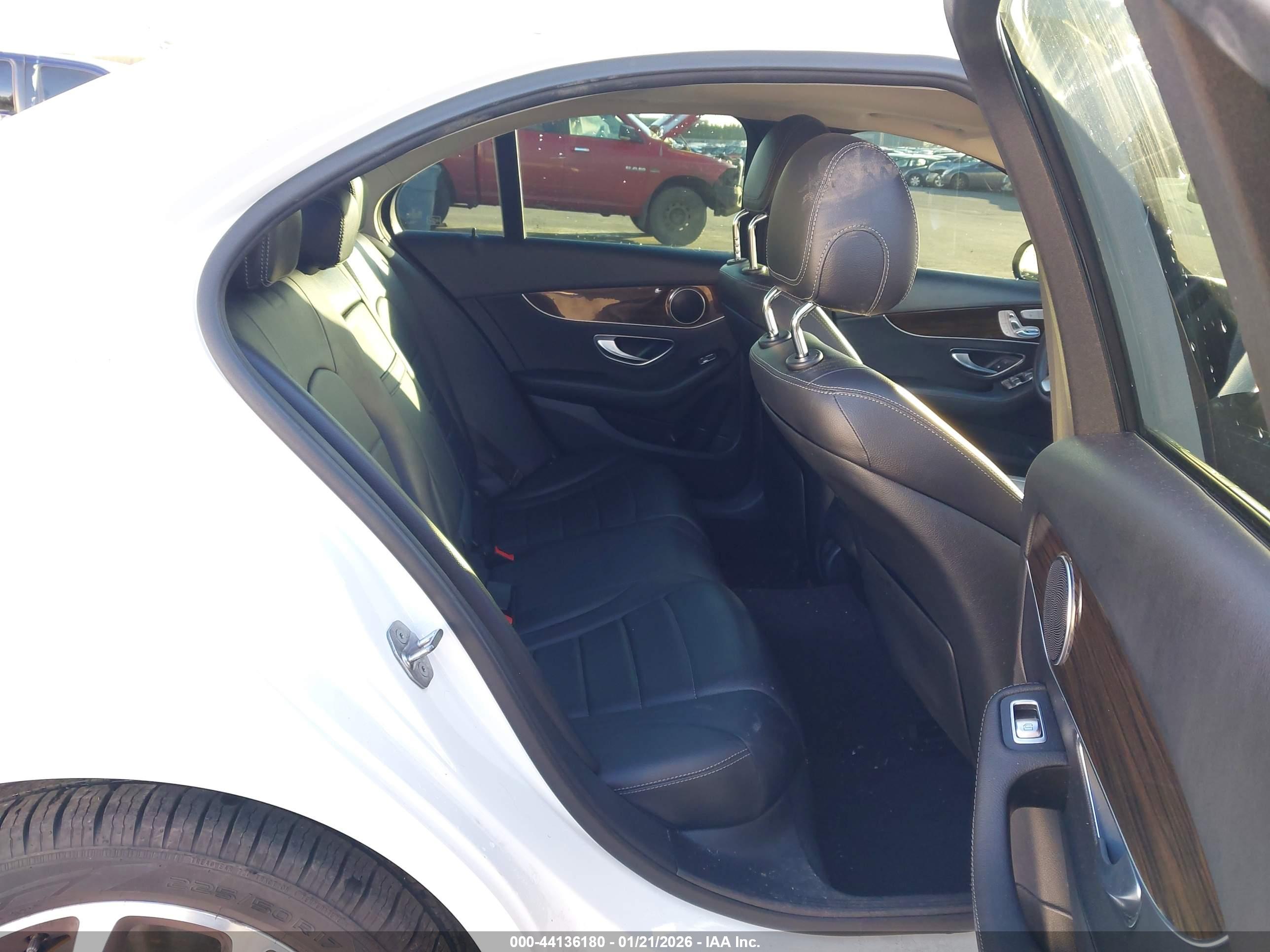MERCEDES-BENZ C image 8