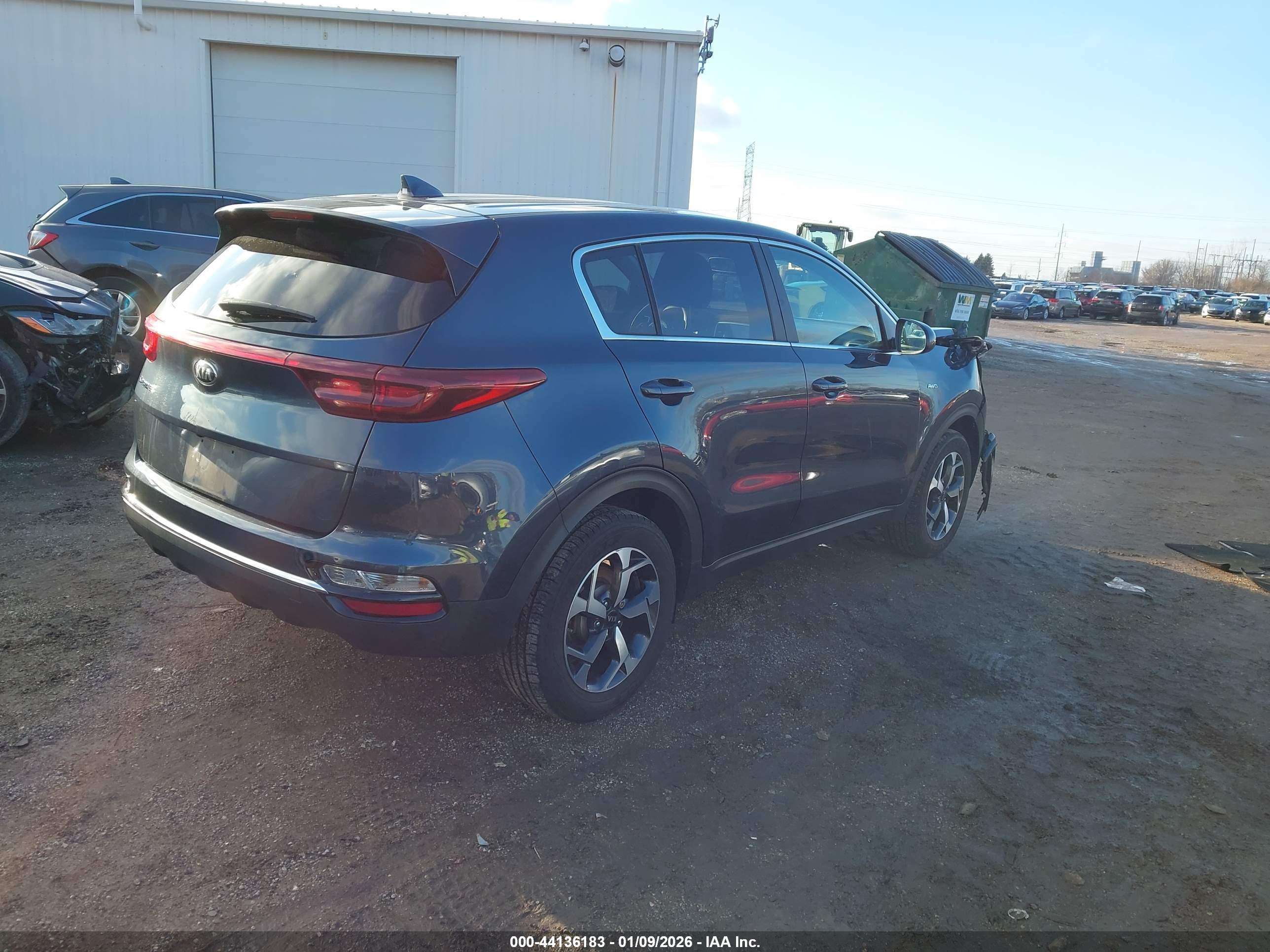 KIA SPORTAGE image 4