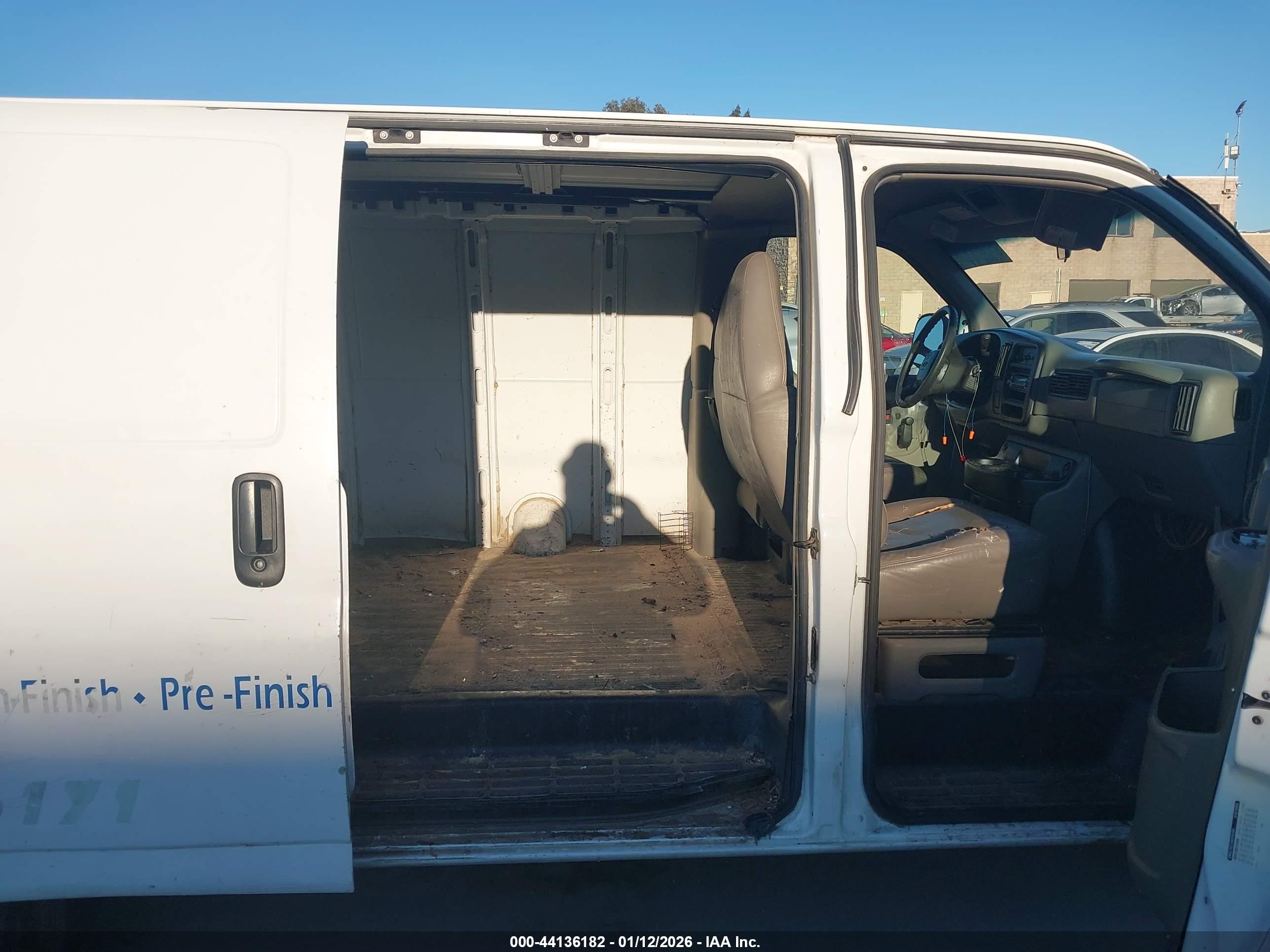 CHEVROLET EXPRESS image 8