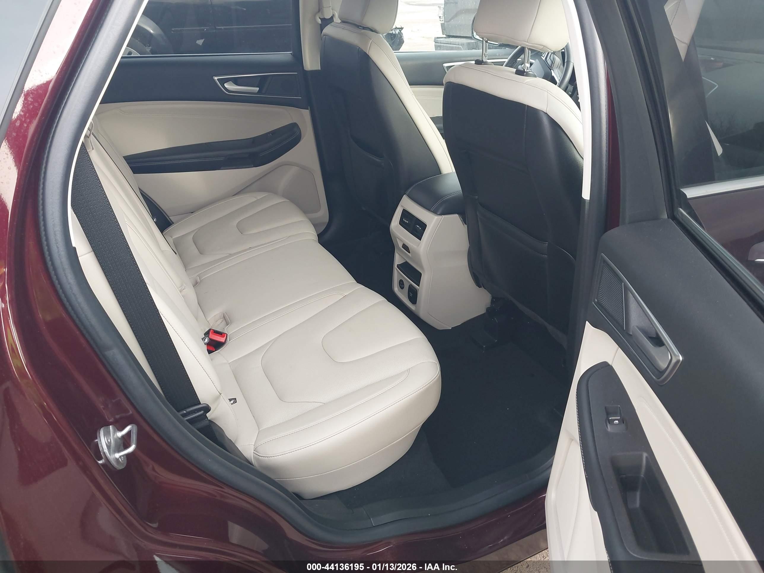 FORD EDGE image 8
