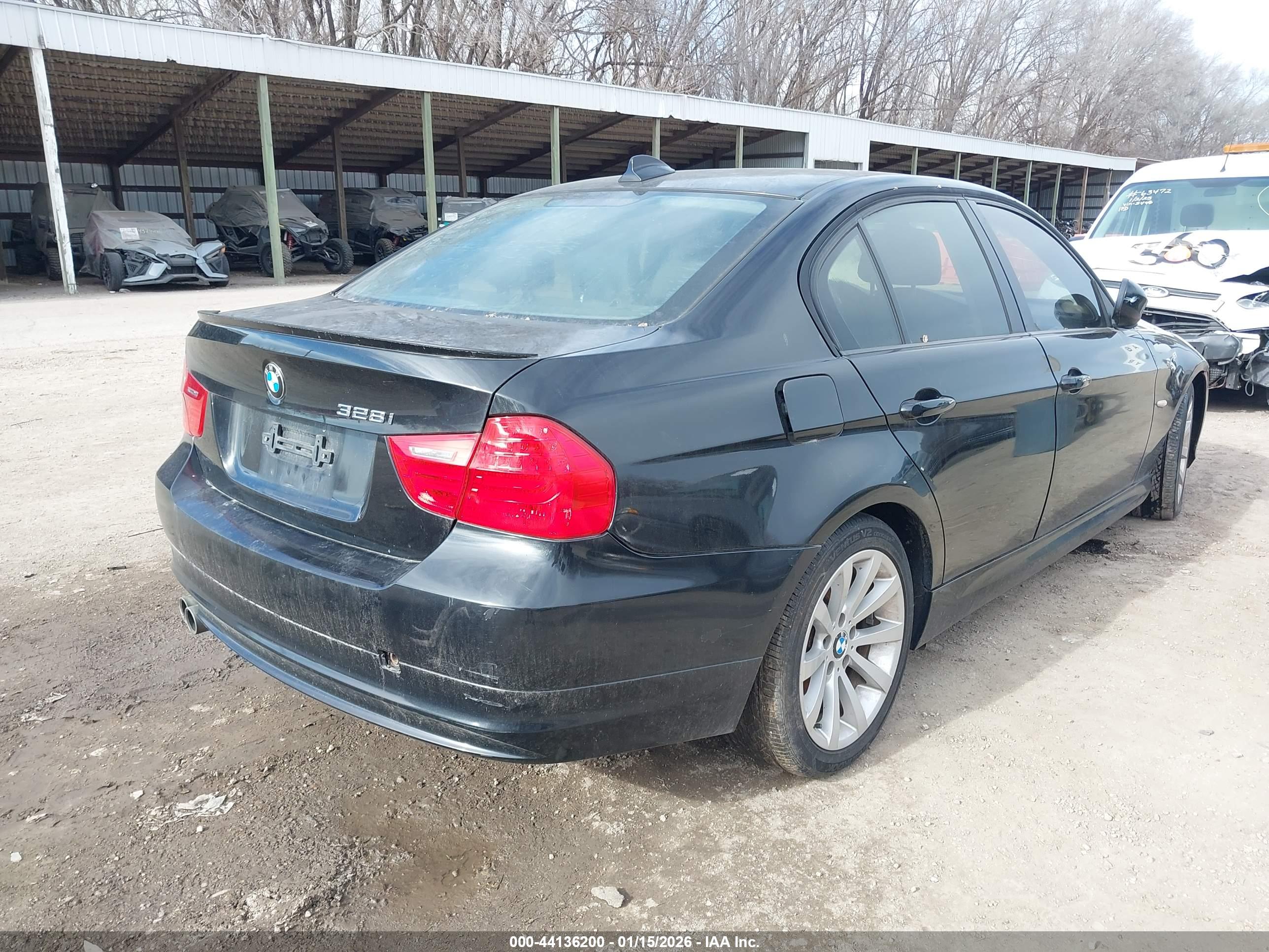 BMW 328I image 4