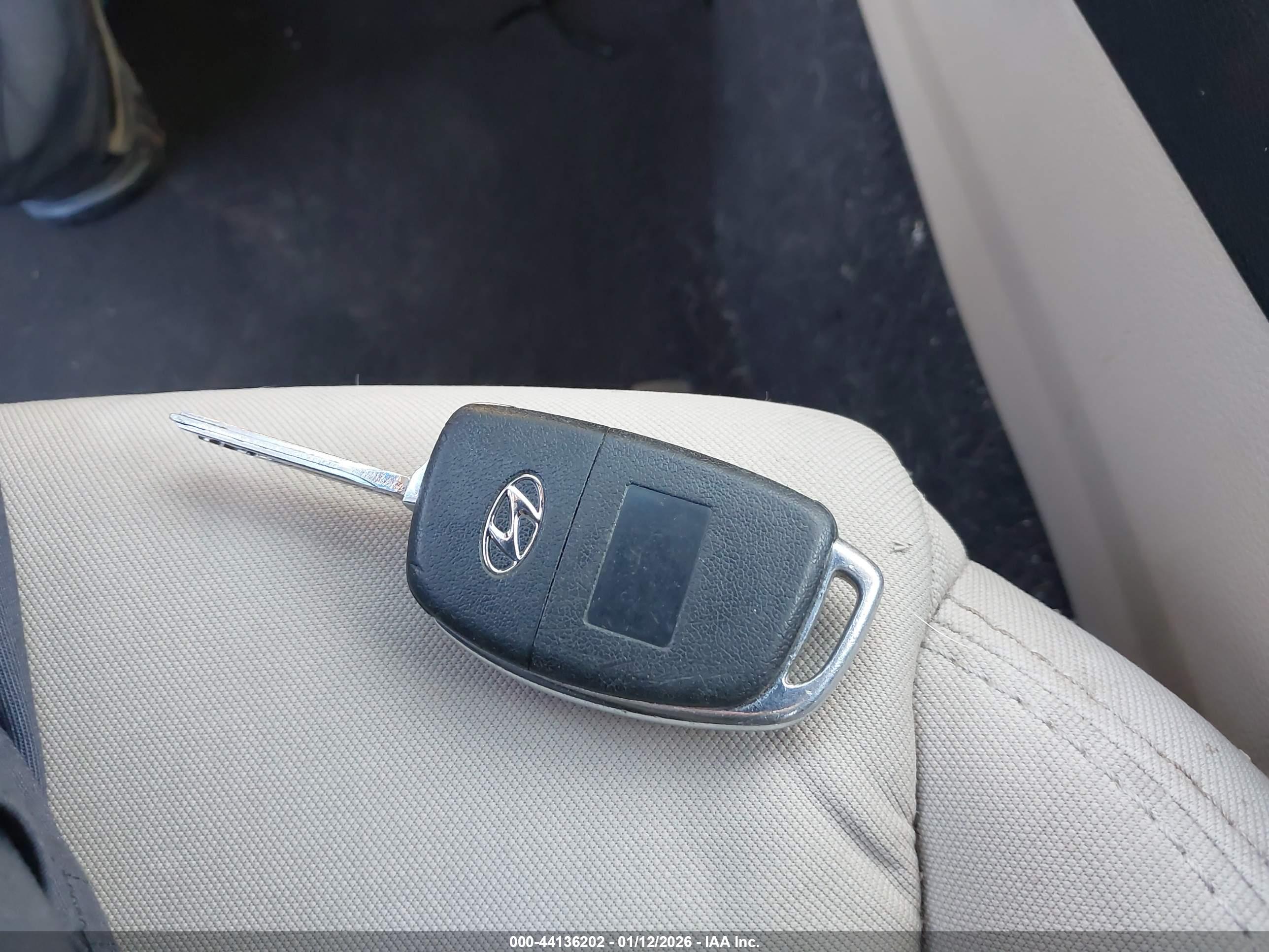 HYUNDAI SONATA image 11