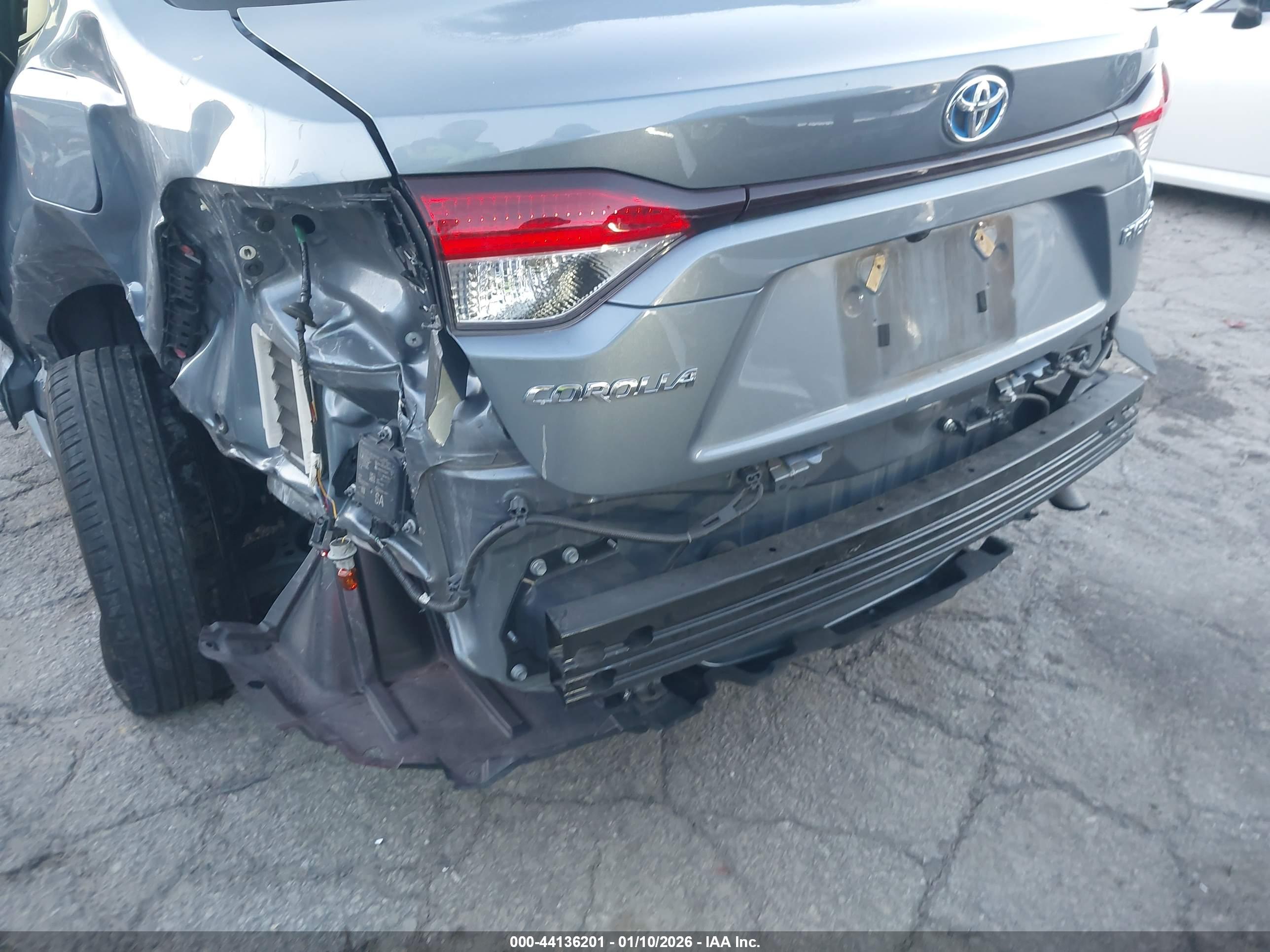 TOYOTA COROLLA image 6