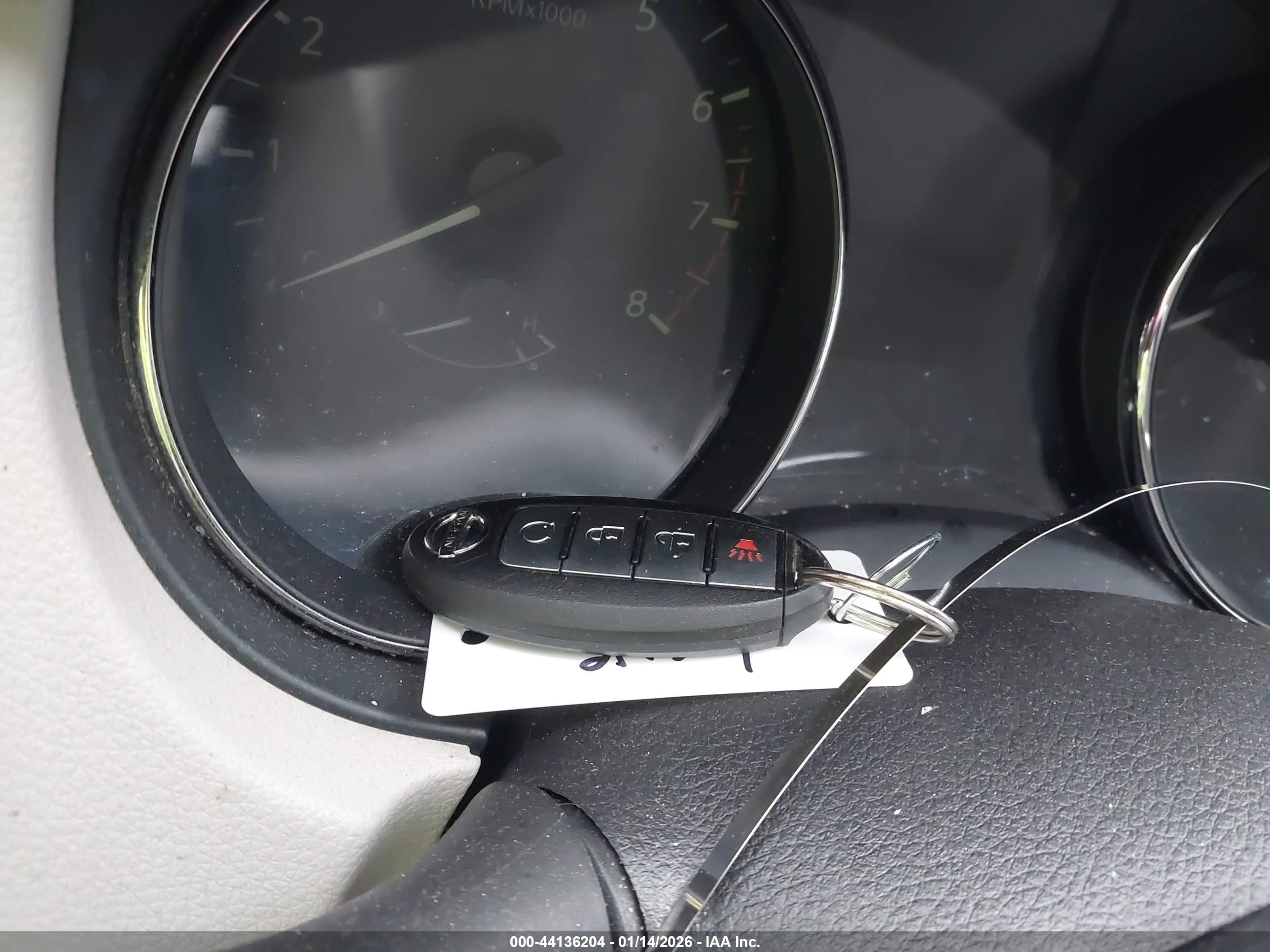 NISSAN ROGUE image 11