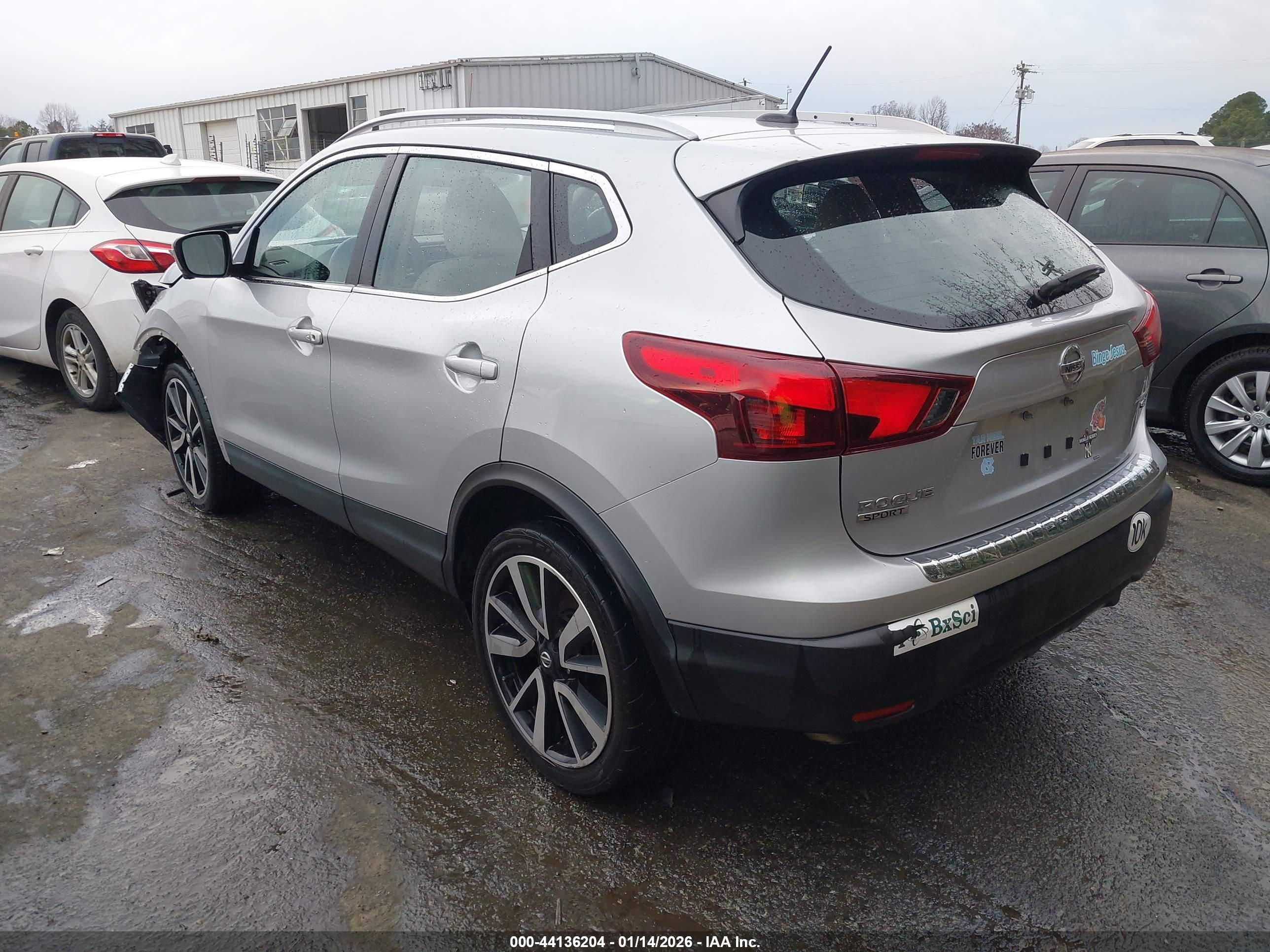 NISSAN ROGUE image 3