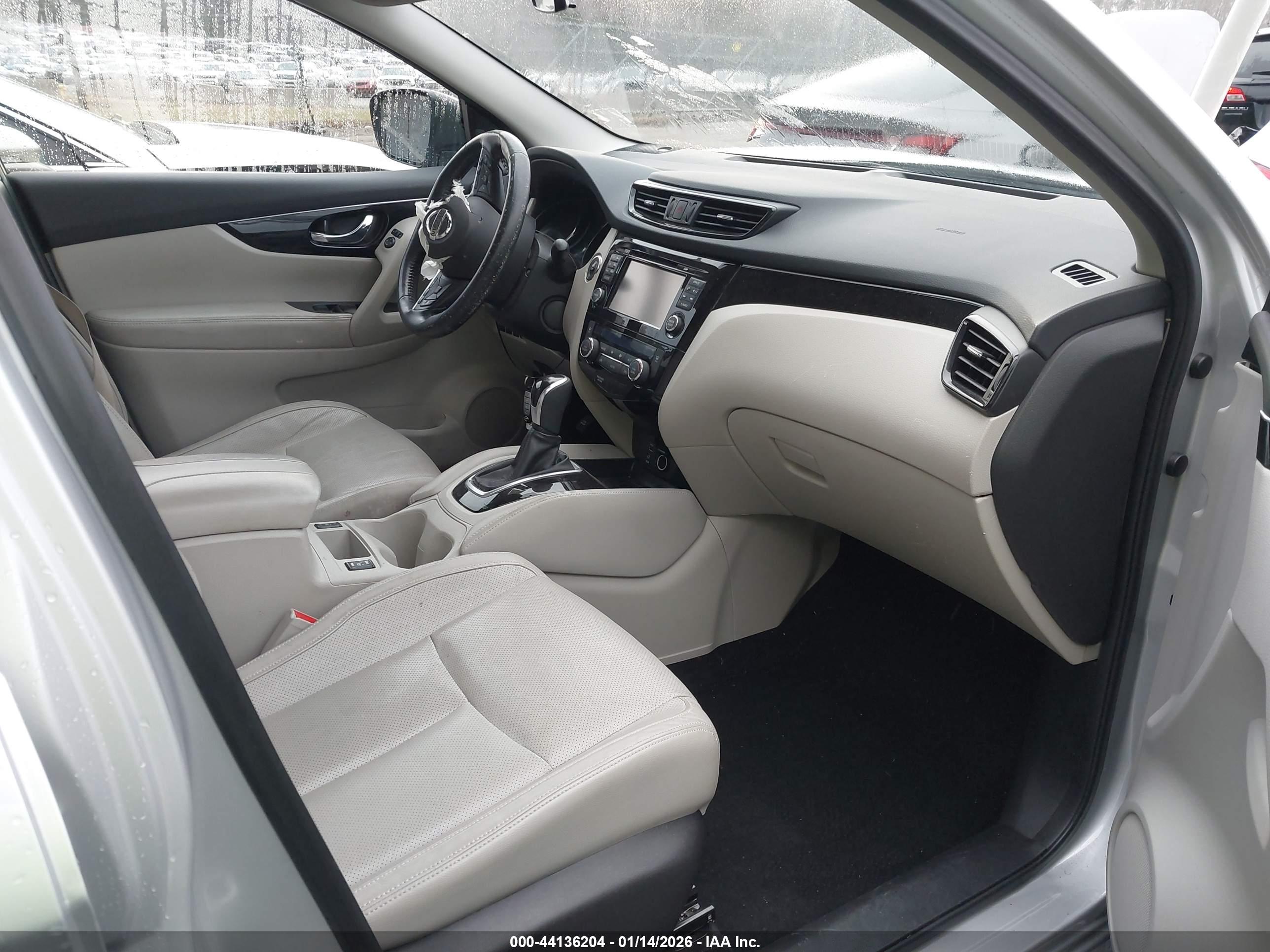 NISSAN ROGUE image 5