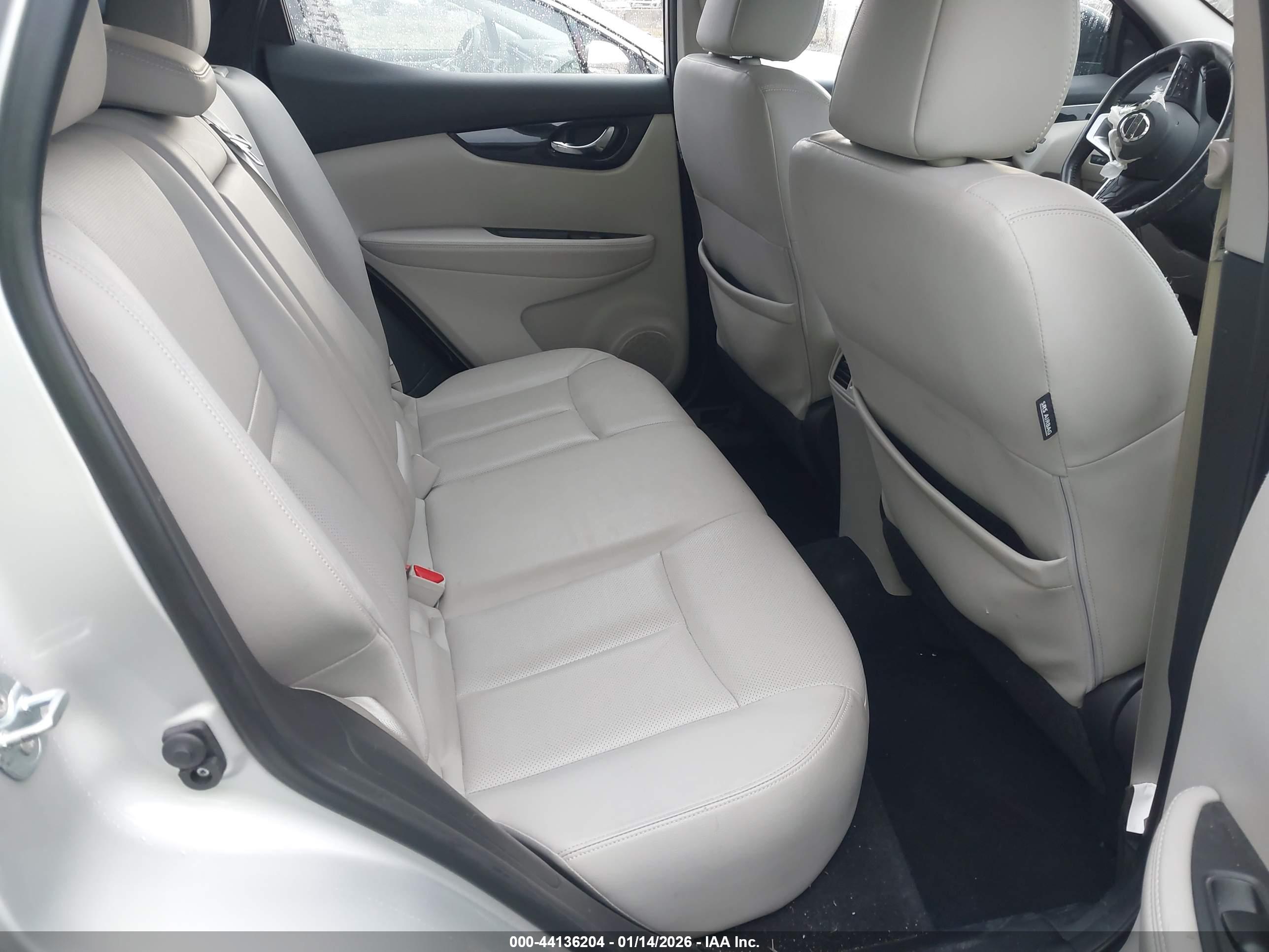 NISSAN ROGUE image 8