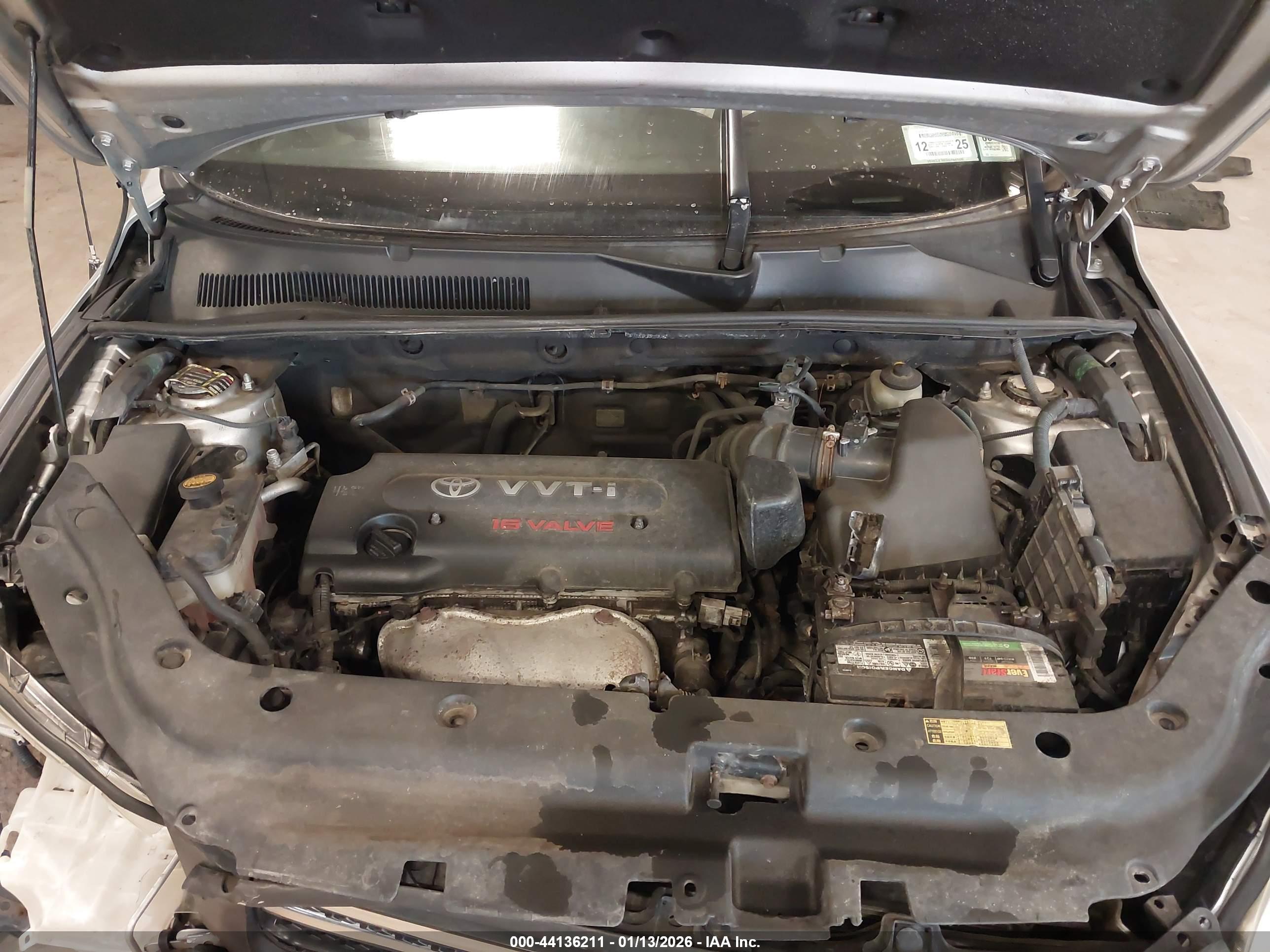 TOYOTA RAV4 image 10