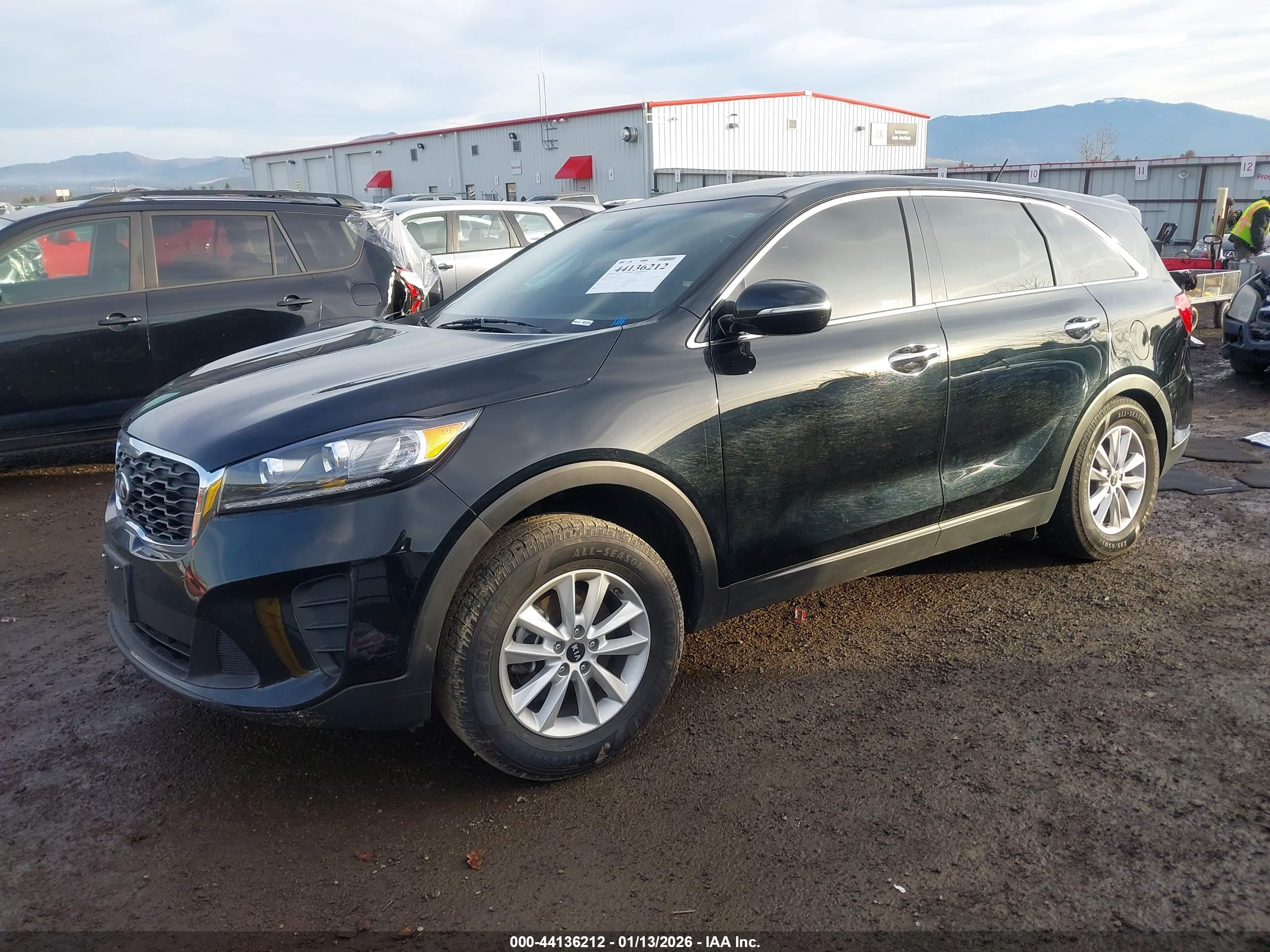 KIA SORENTO image 2