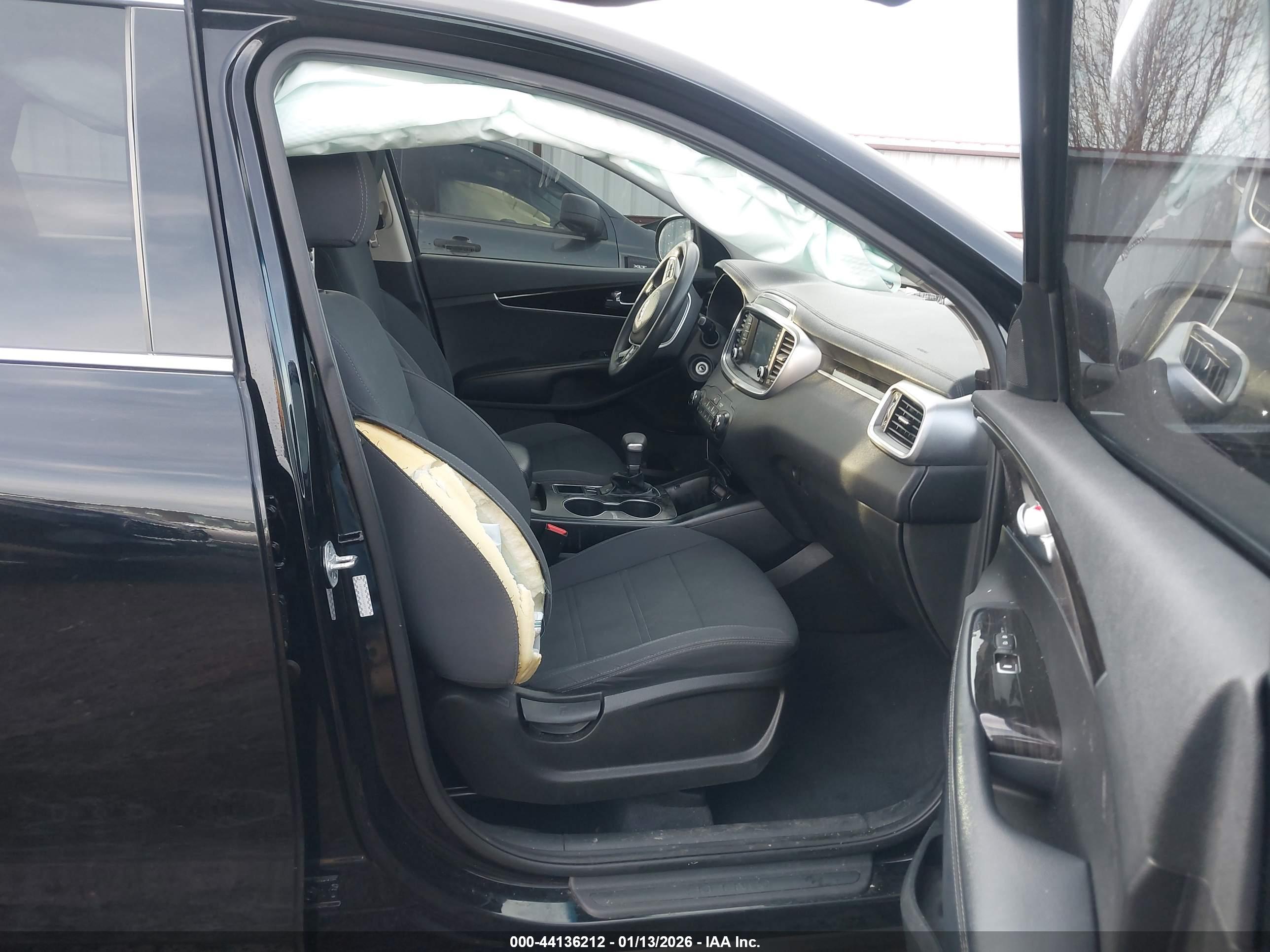 KIA SORENTO image 5