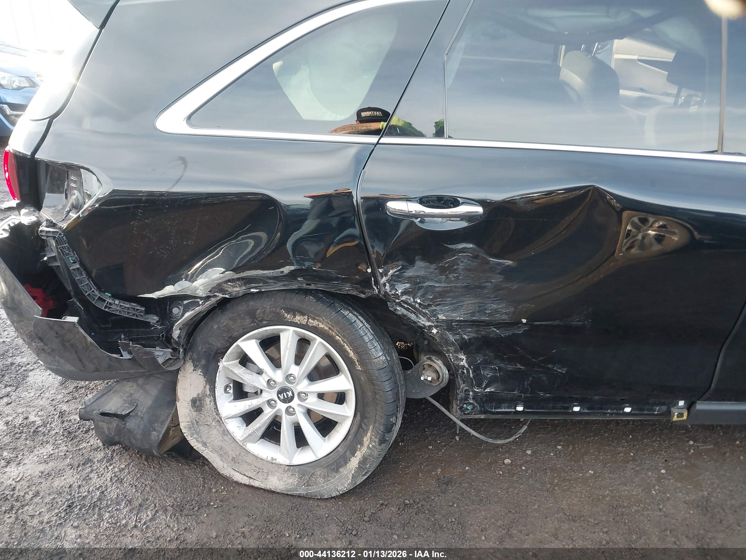 KIA SORENTO image 6