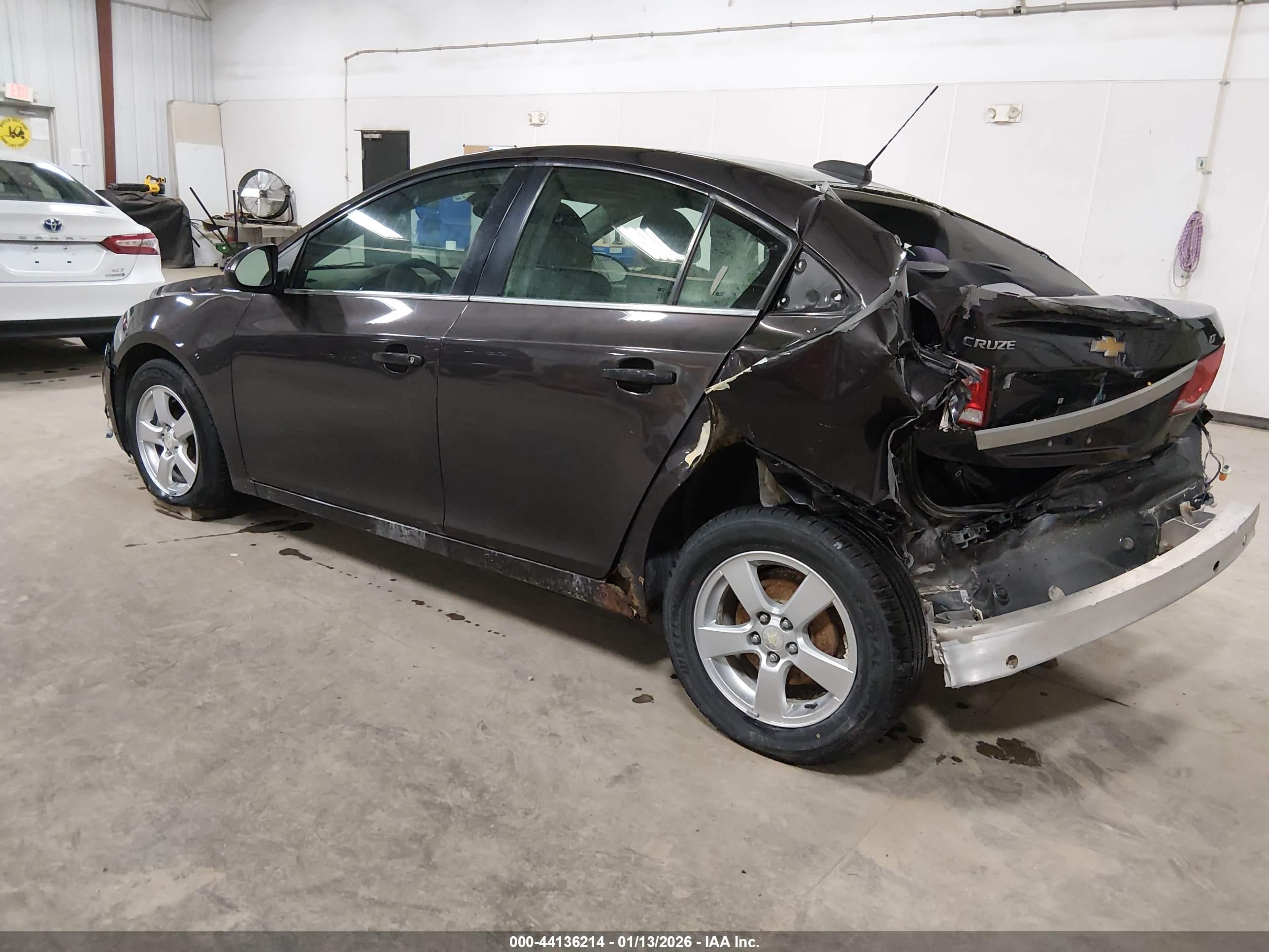 CHEVROLET CRUZE image 3