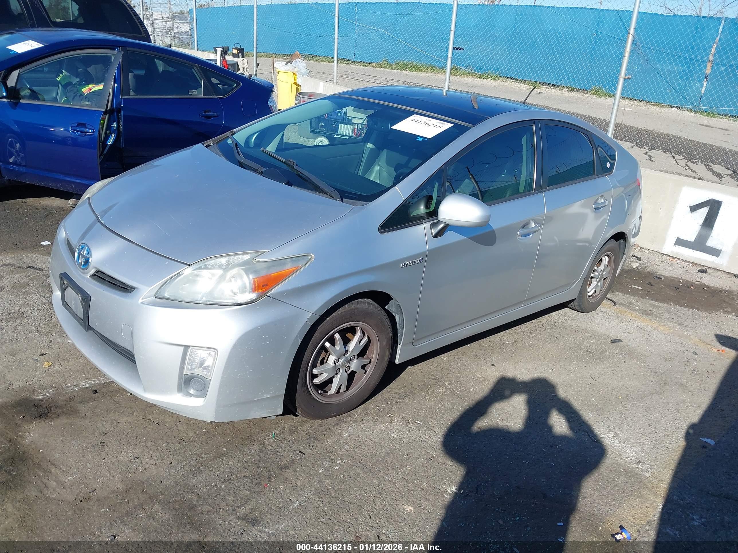 TOYOTA PRIUS image 2