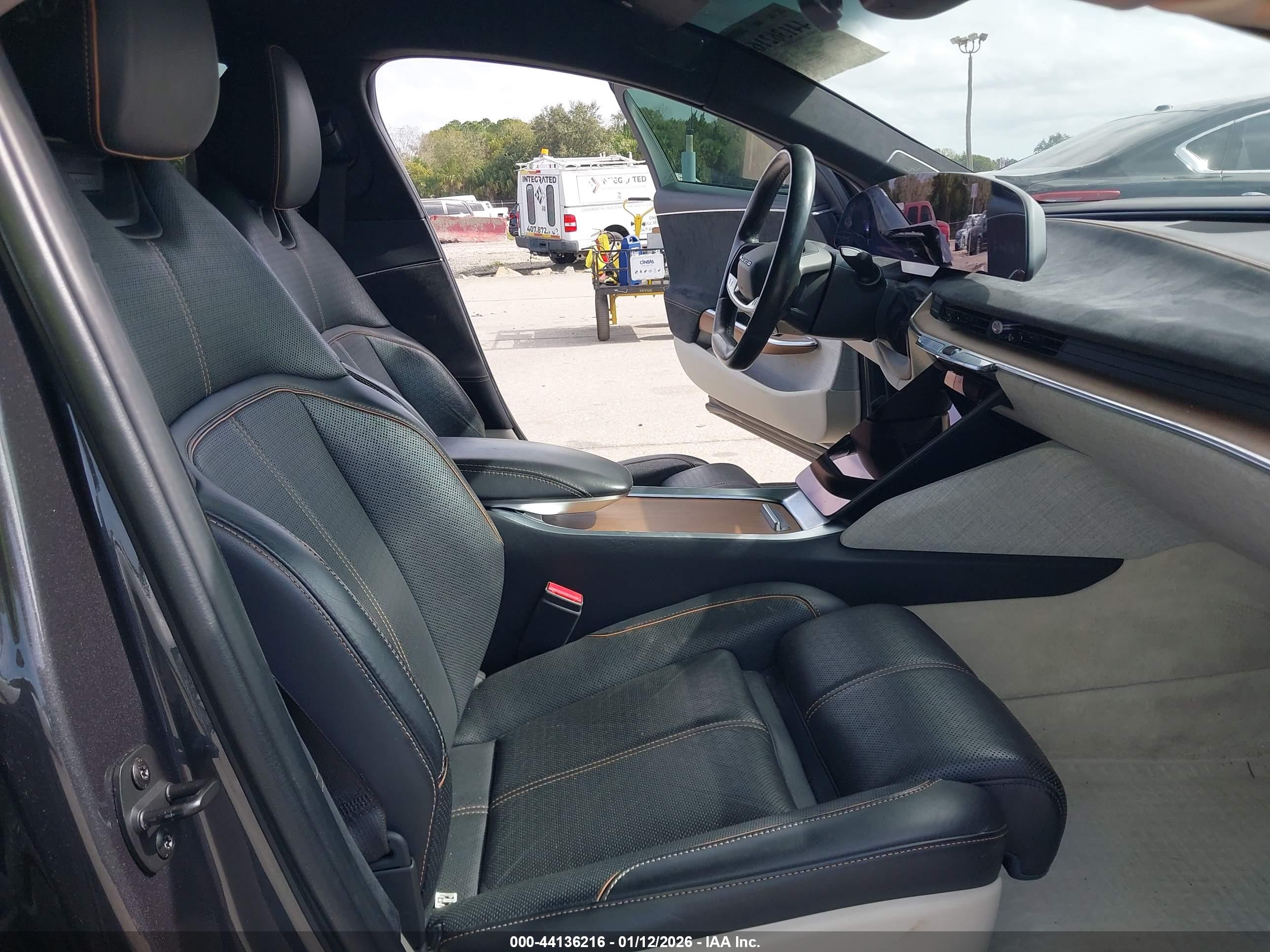 LUCID AIR image 5