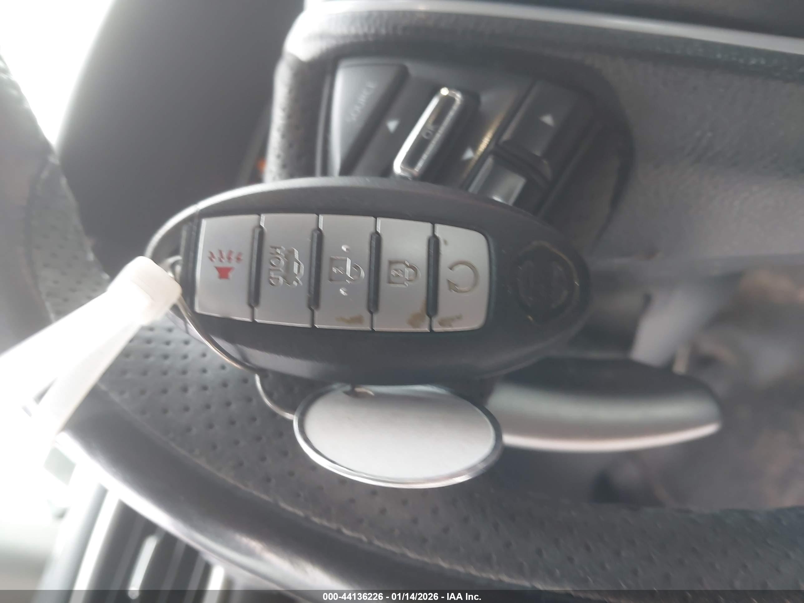 NISSAN MAXIMA image 11