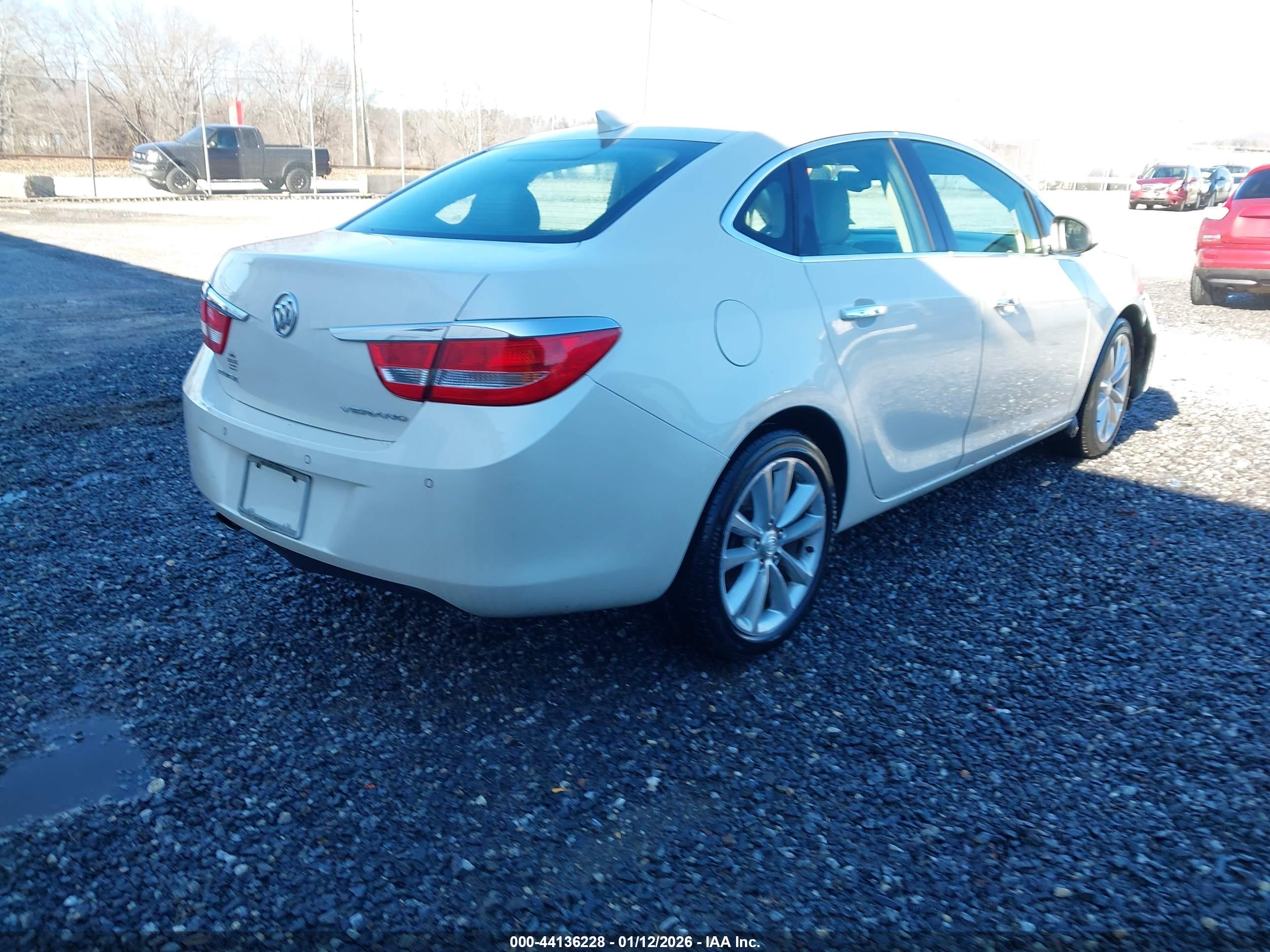 BUICK VERANO image 4