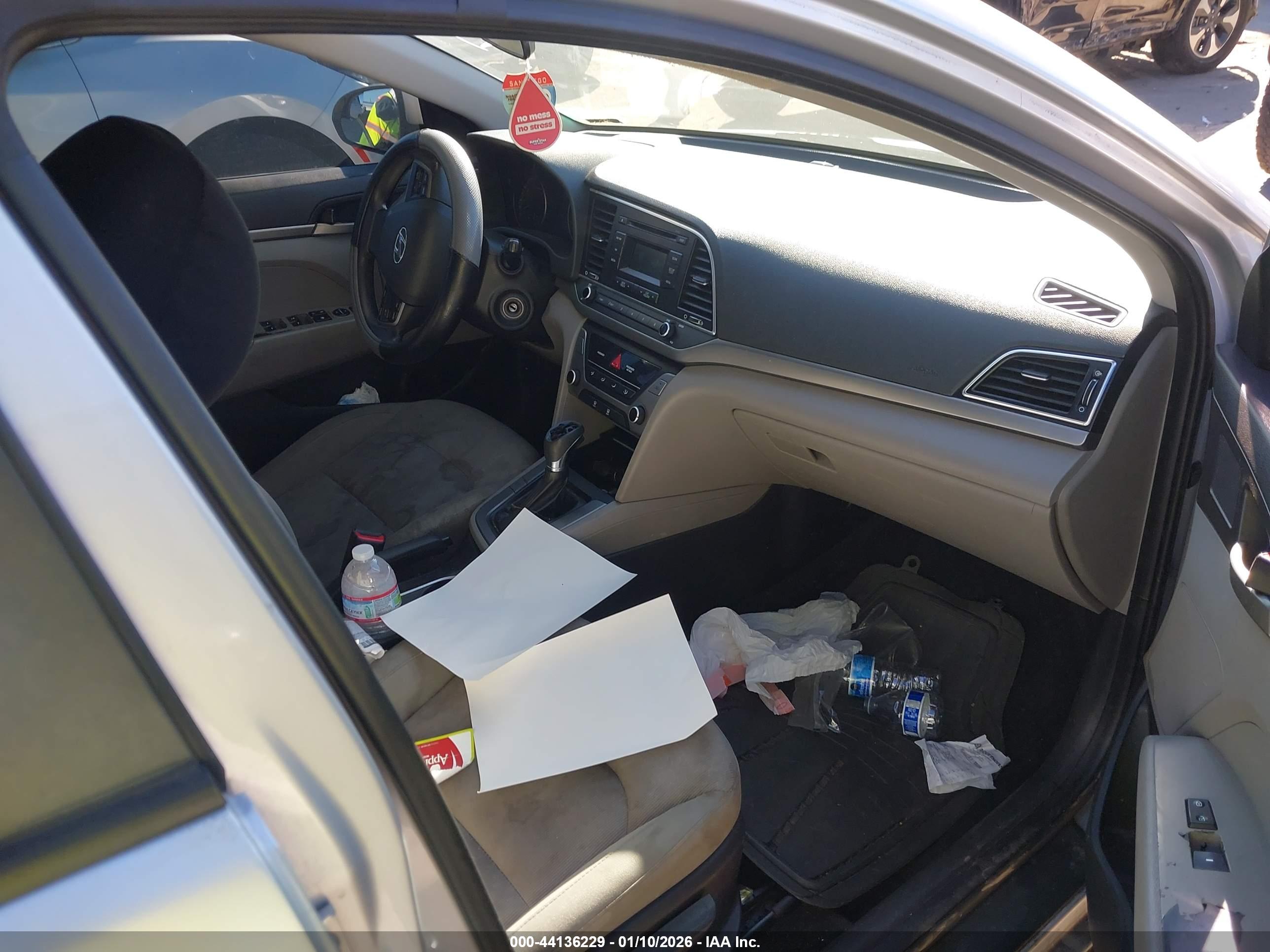 HYUNDAI ELANTRA image 5