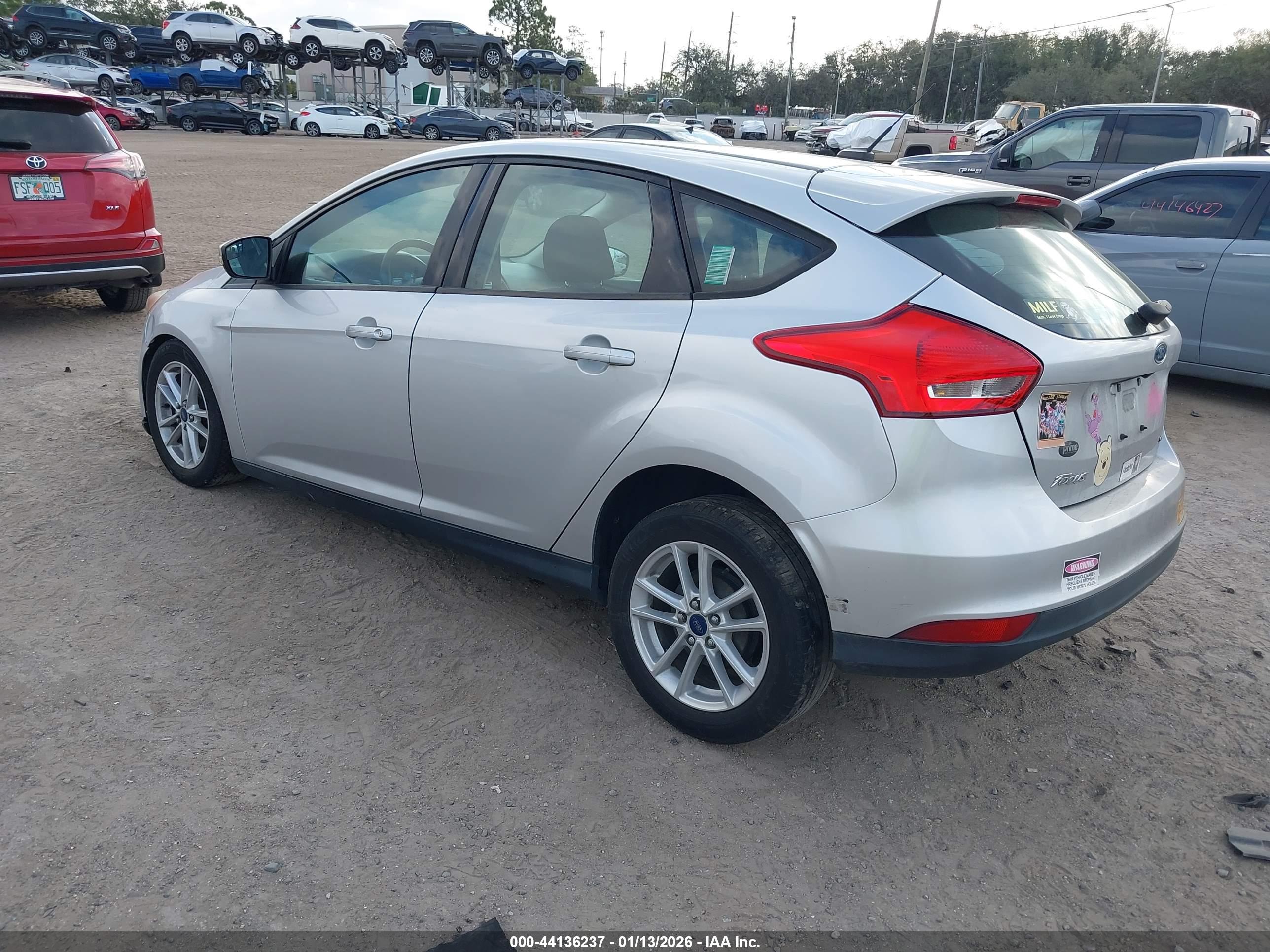 FORD FOCUS image 3